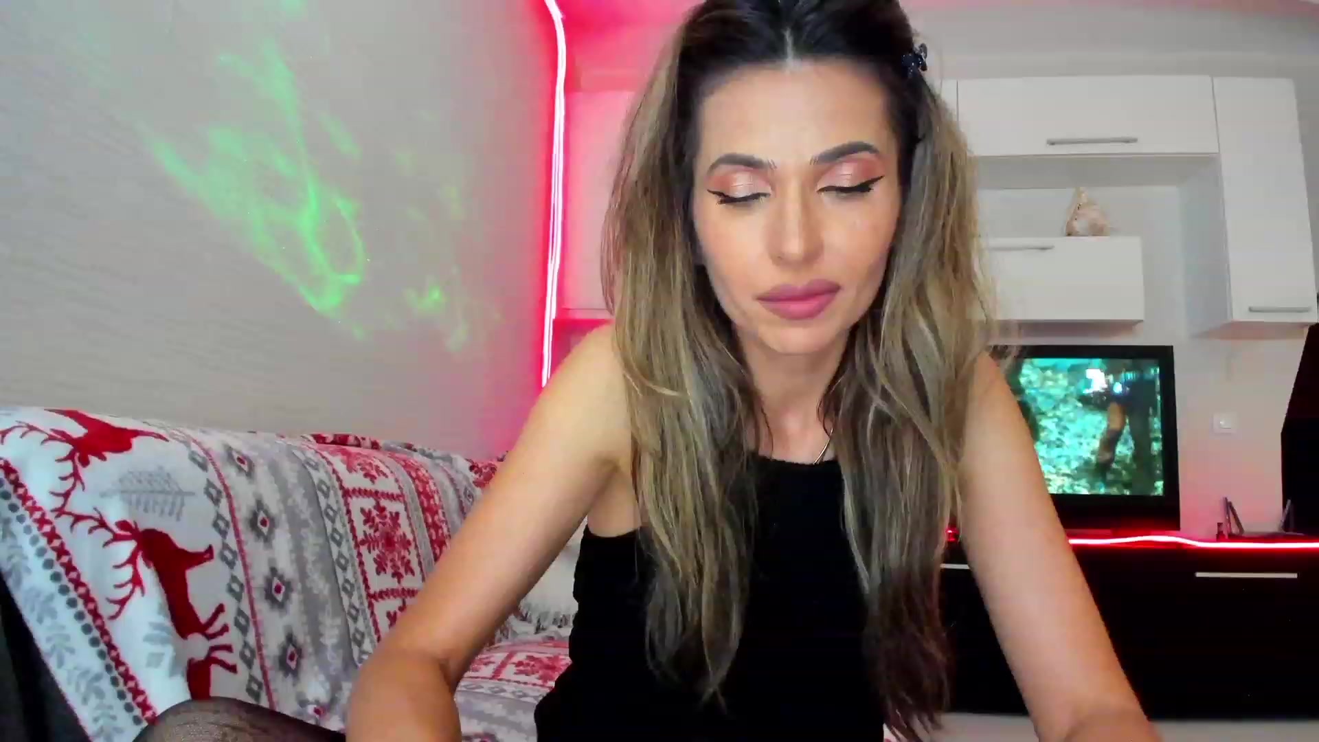 Gallery image thumbnail from SmileyTinaa's myfreecams stream on, 06/06/2023, 22:59 image 19 of 20