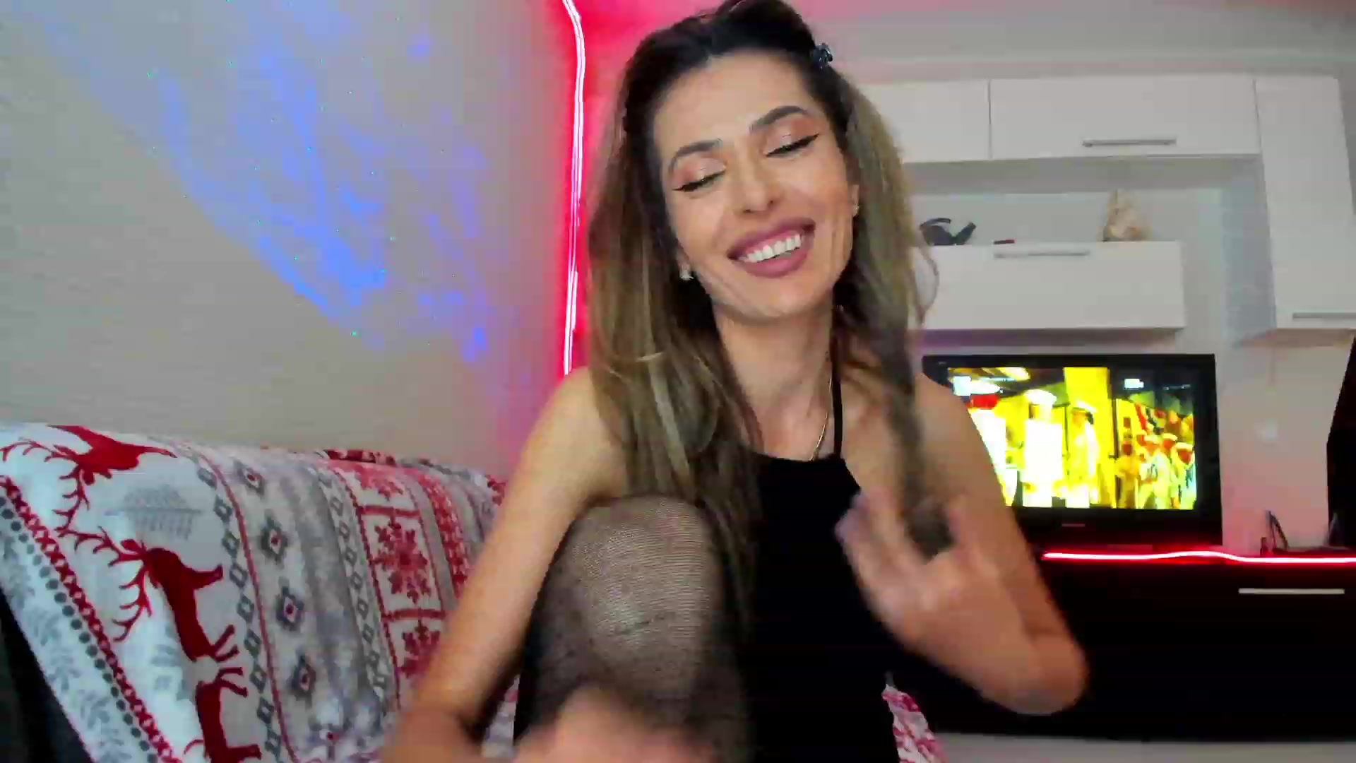 Gallery image thumbnail from SmileyTinaa's myfreecams stream on, 06/06/2023, 22:59 image 7 of 20