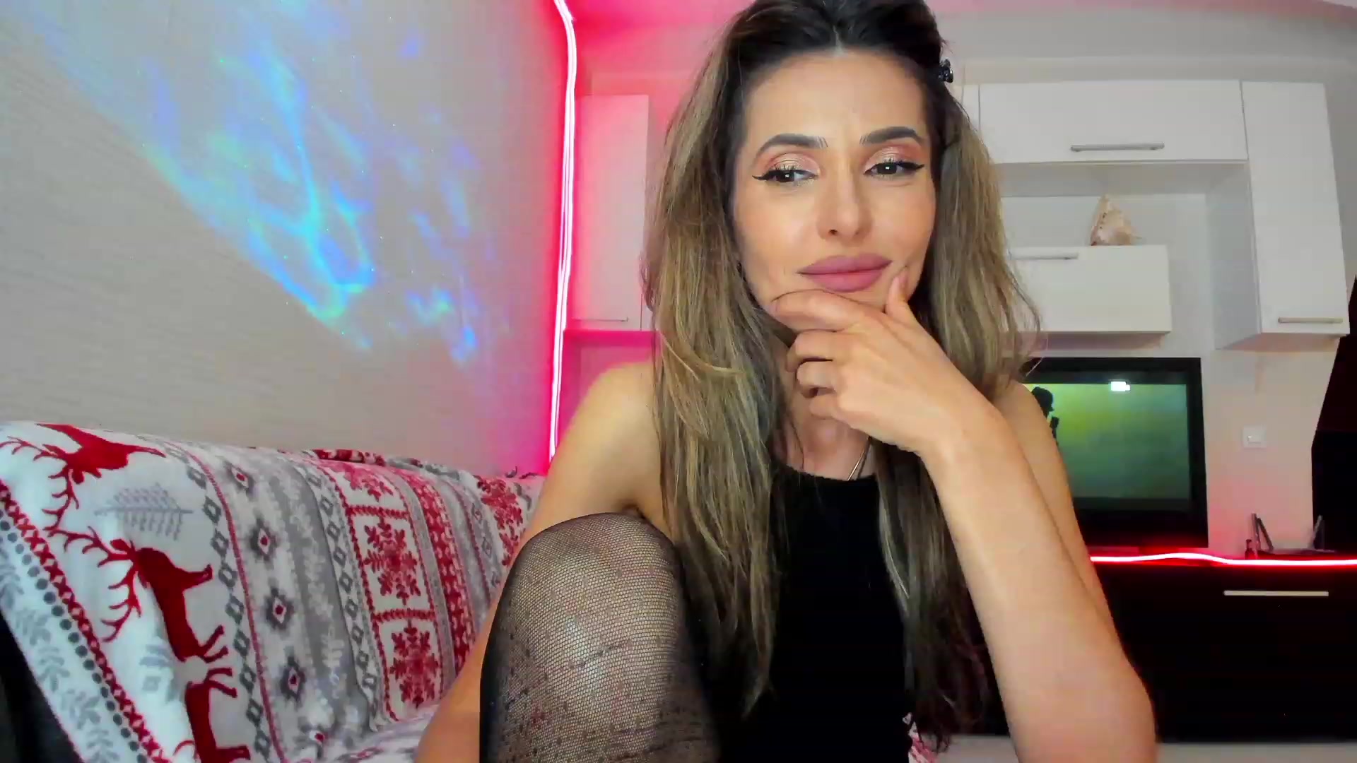 Gallery image thumbnail from SmileyTinaa's myfreecams stream on, 06/06/2023, 22:59 image 14 of 20