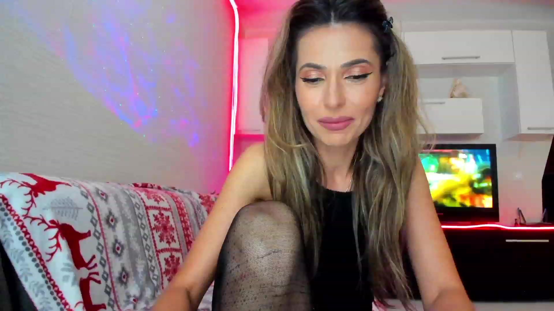 Gallery image thumbnail from SmileyTinaa's myfreecams stream on, 06/06/2023, 22:59 image 6 of 20