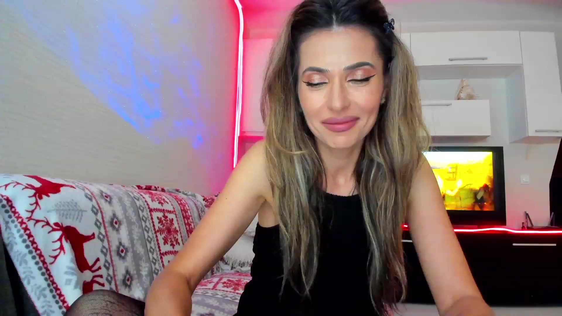 Gallery image thumbnail from SmileyTinaa's myfreecams stream on, 06/06/2023, 22:59 image 3 of 20