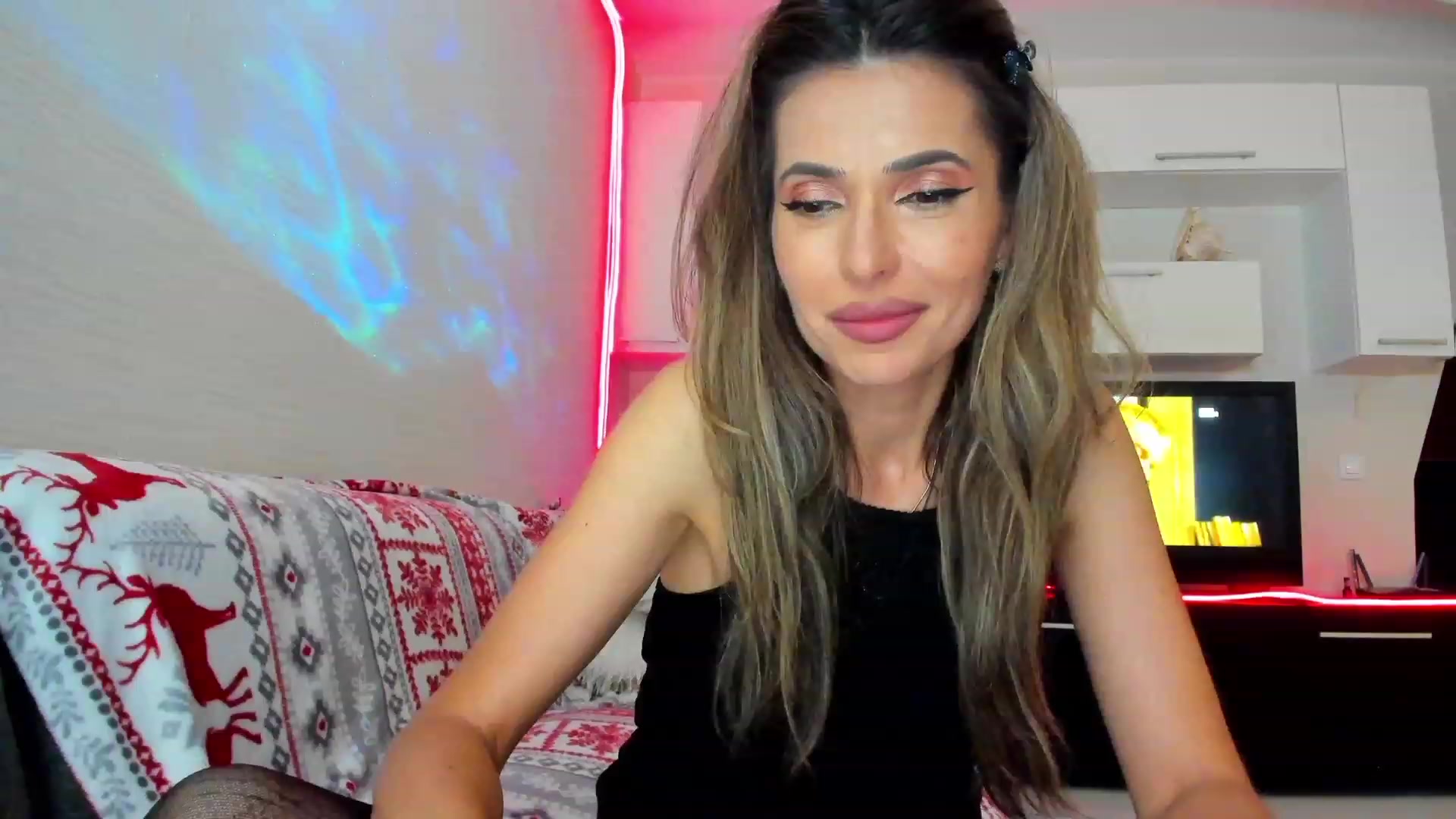 Gallery image thumbnail from SmileyTinaa's myfreecams stream on, 06/06/2023, 22:59 image 16 of 20
