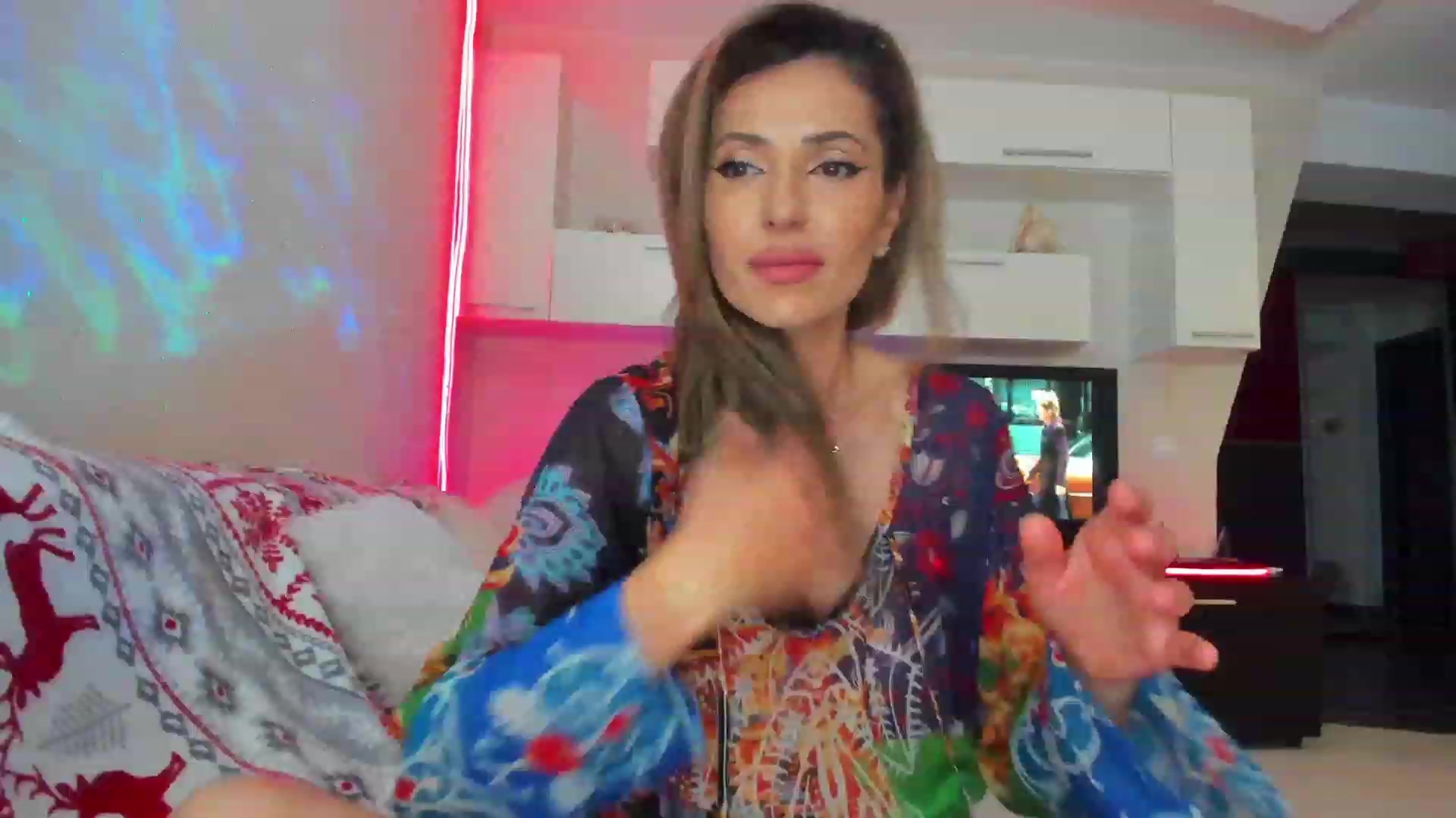 Gallery image thumbnail from SmileyTinaa's myfreecams stream on, 06/07/2023, 23:35 image 15 of 20