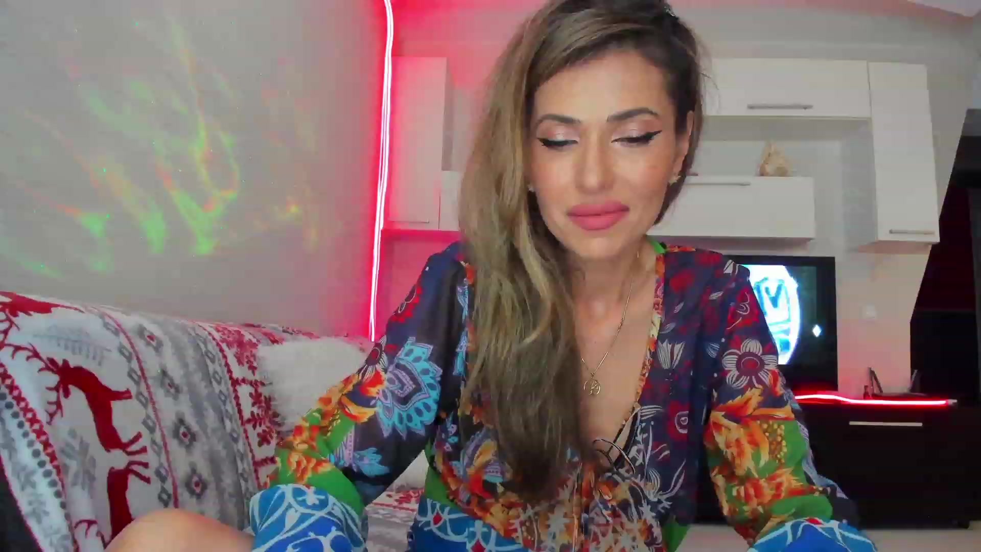 Gallery image thumbnail from SmileyTinaa's myfreecams stream on, 06/07/2023, 23:35 image 6 of 20