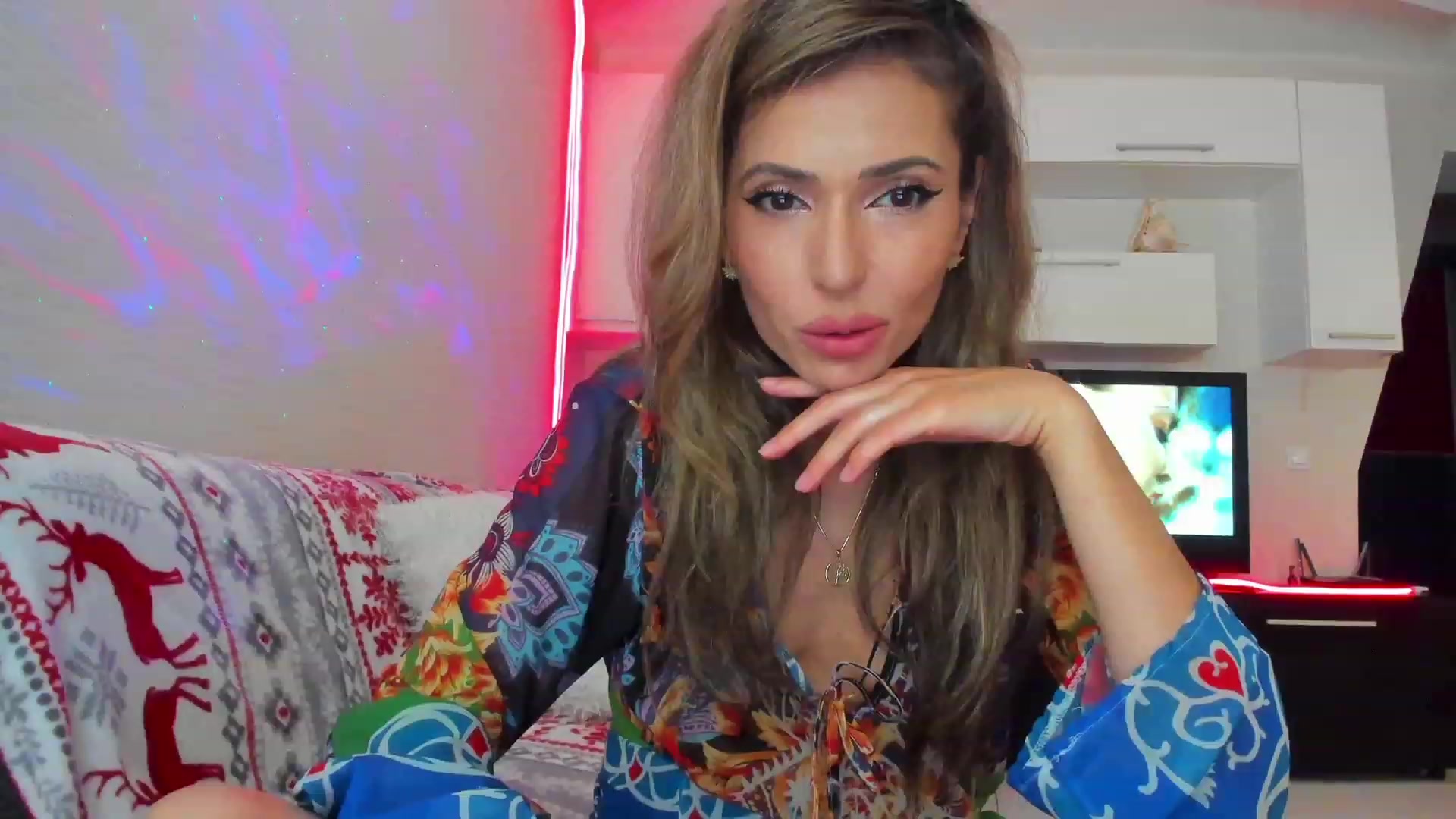Gallery image thumbnail from SmileyTinaa's myfreecams stream on, 06/07/2023, 23:35 image 1 of 20