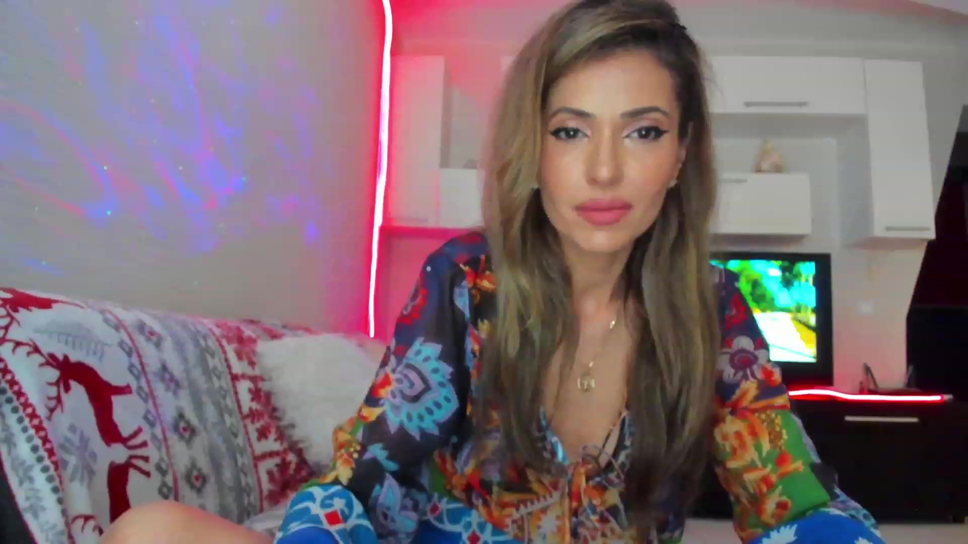 Gallery image thumbnail from SmileyTinaa's myfreecams stream on, 06/07/2023, 23:35 image 4 of 20