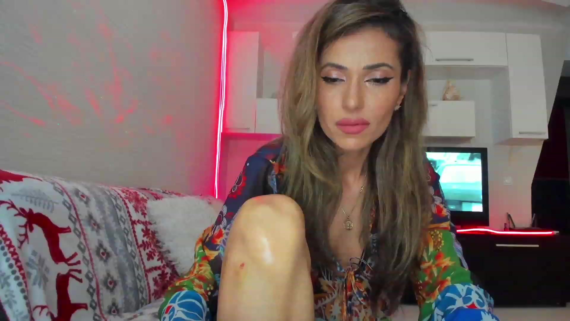 Gallery image thumbnail from SmileyTinaa's myfreecams stream on, 06/07/2023, 23:35 image 2 of 20