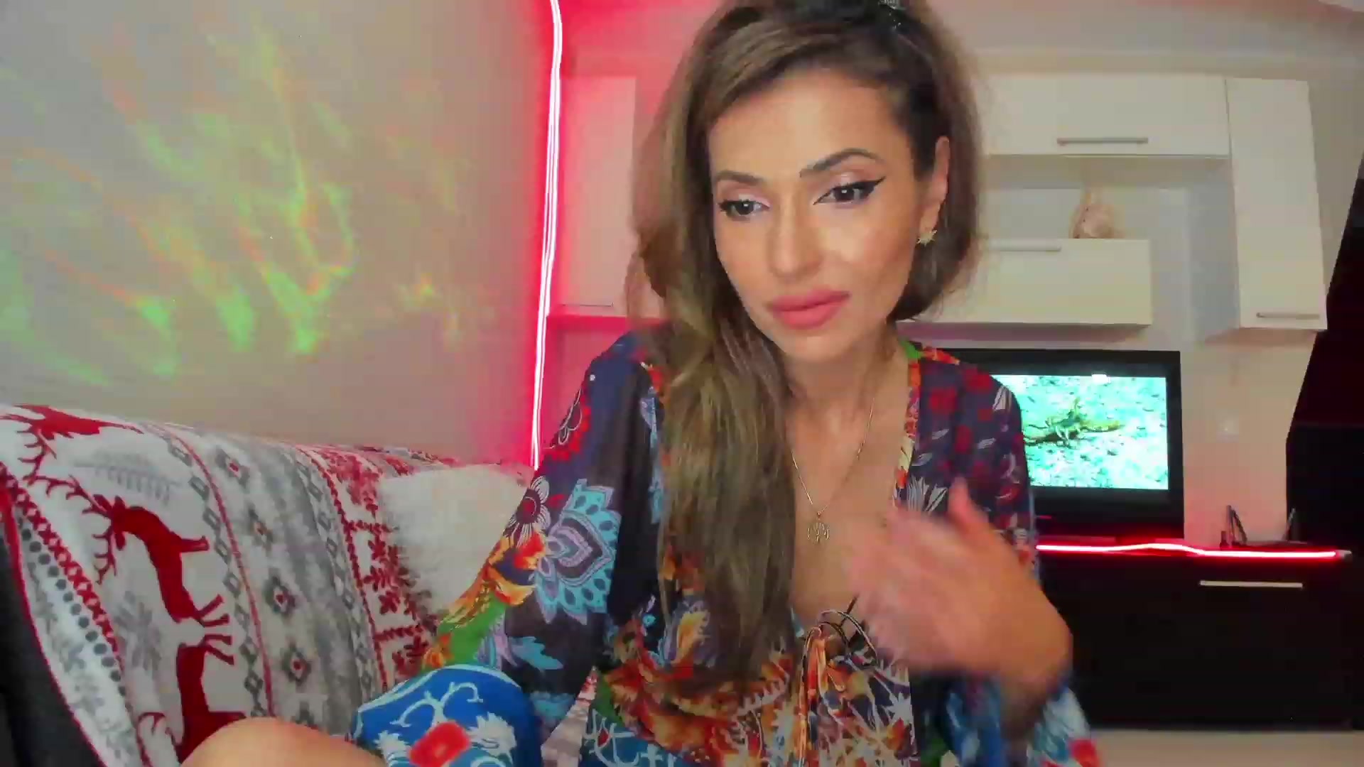 Gallery image thumbnail from SmileyTinaa's myfreecams stream on, 06/07/2023, 23:35 image 9 of 20
