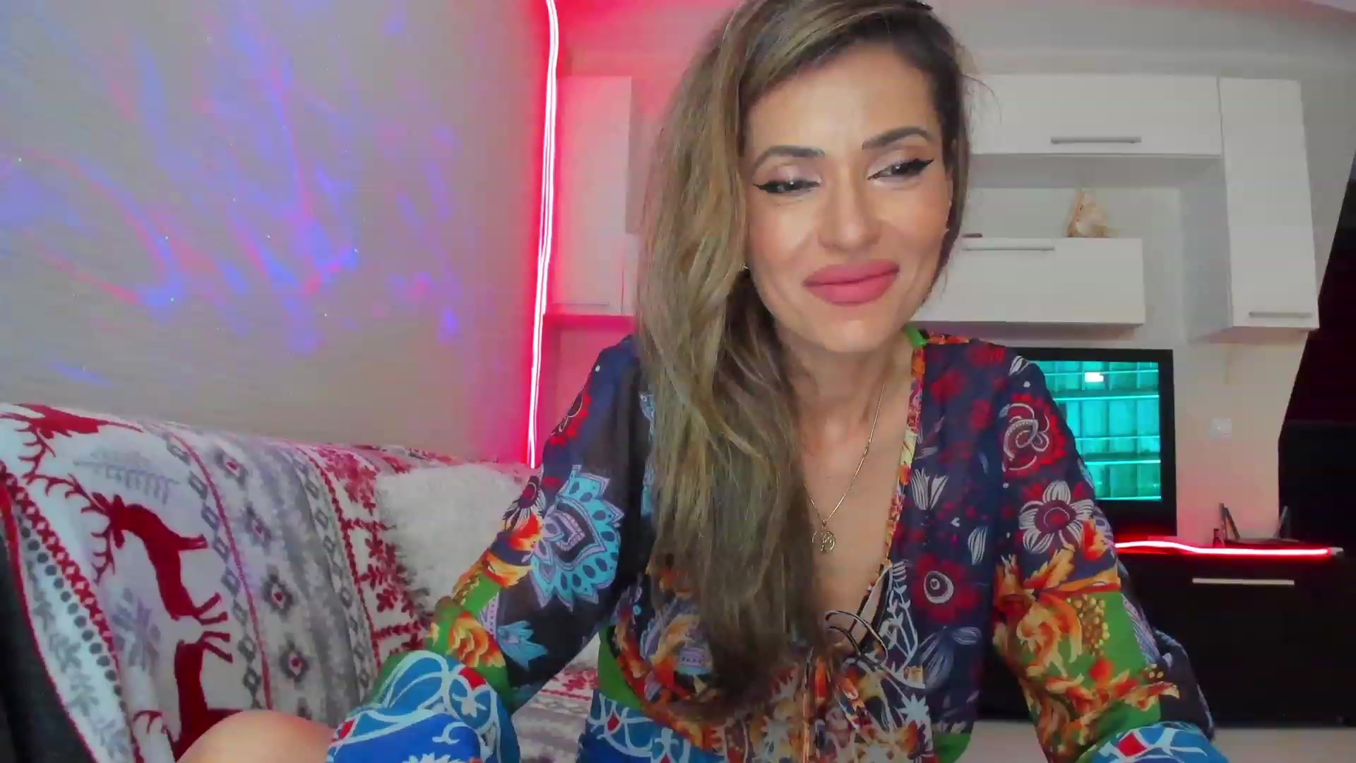 Gallery image thumbnail from SmileyTinaa's myfreecams stream on, 06/07/2023, 23:35 image 7 of 20