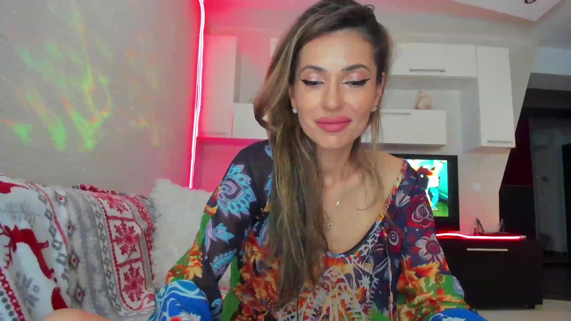 Gallery image thumbnail from SmileyTinaa's myfreecams stream on, 06/08/2023, 24:40 image 10 of 20