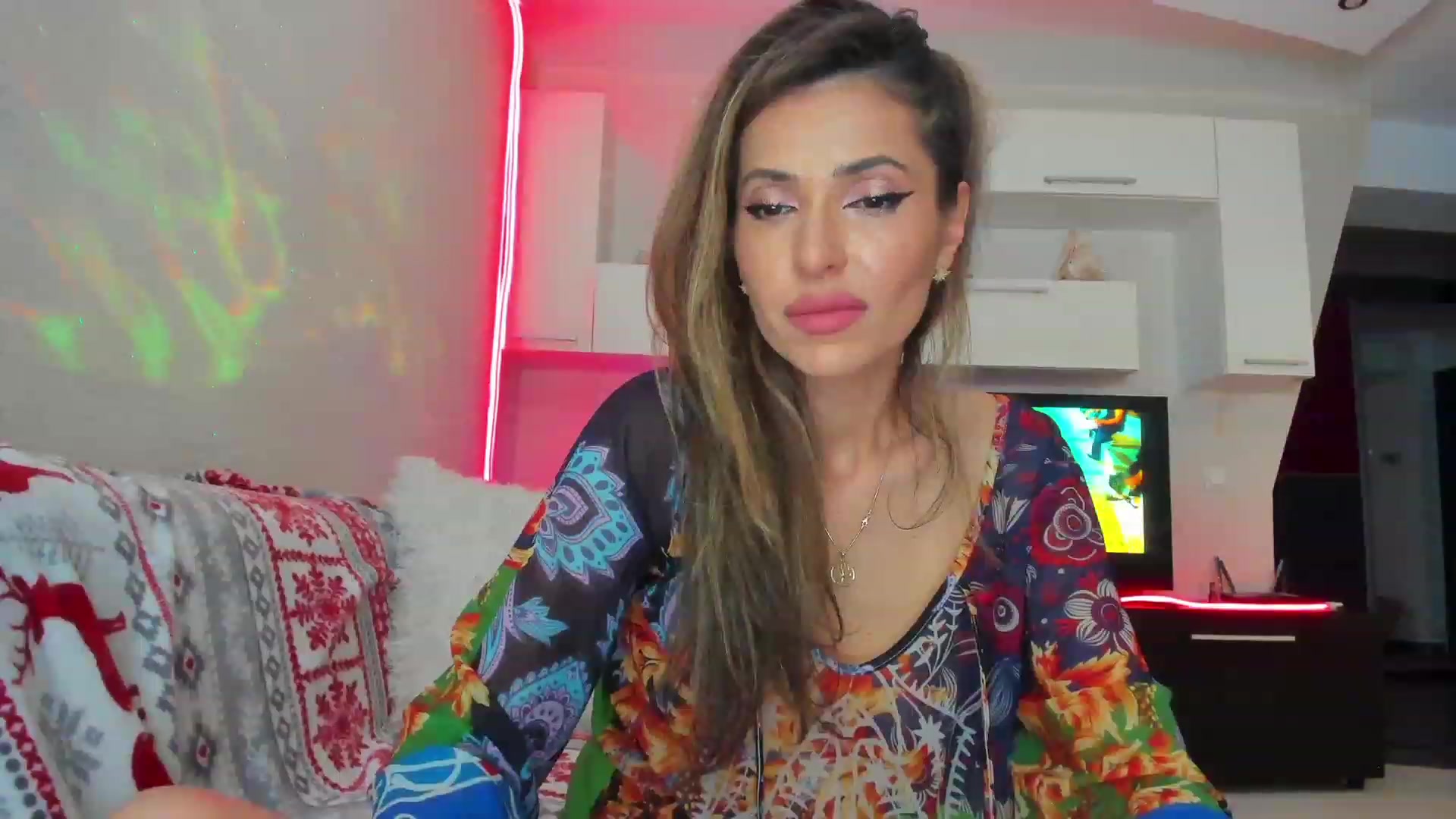 Gallery image thumbnail from SmileyTinaa's myfreecams stream on, 06/08/2023, 24:40 image 12 of 20