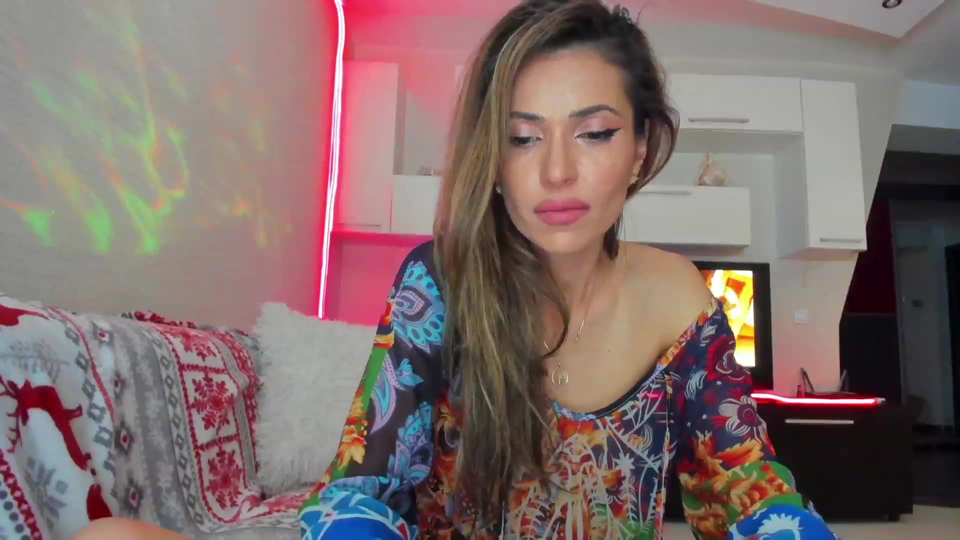 Gallery image thumbnail from SmileyTinaa's myfreecams stream on, 06/08/2023, 24:40 image 8 of 20
