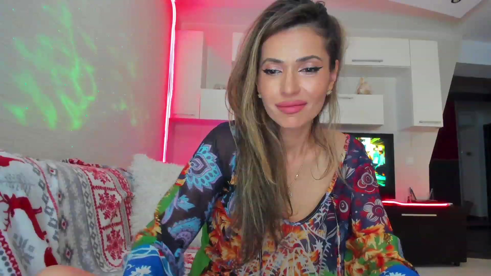 Gallery image thumbnail from SmileyTinaa's myfreecams stream on, 06/08/2023, 24:40 image 11 of 20