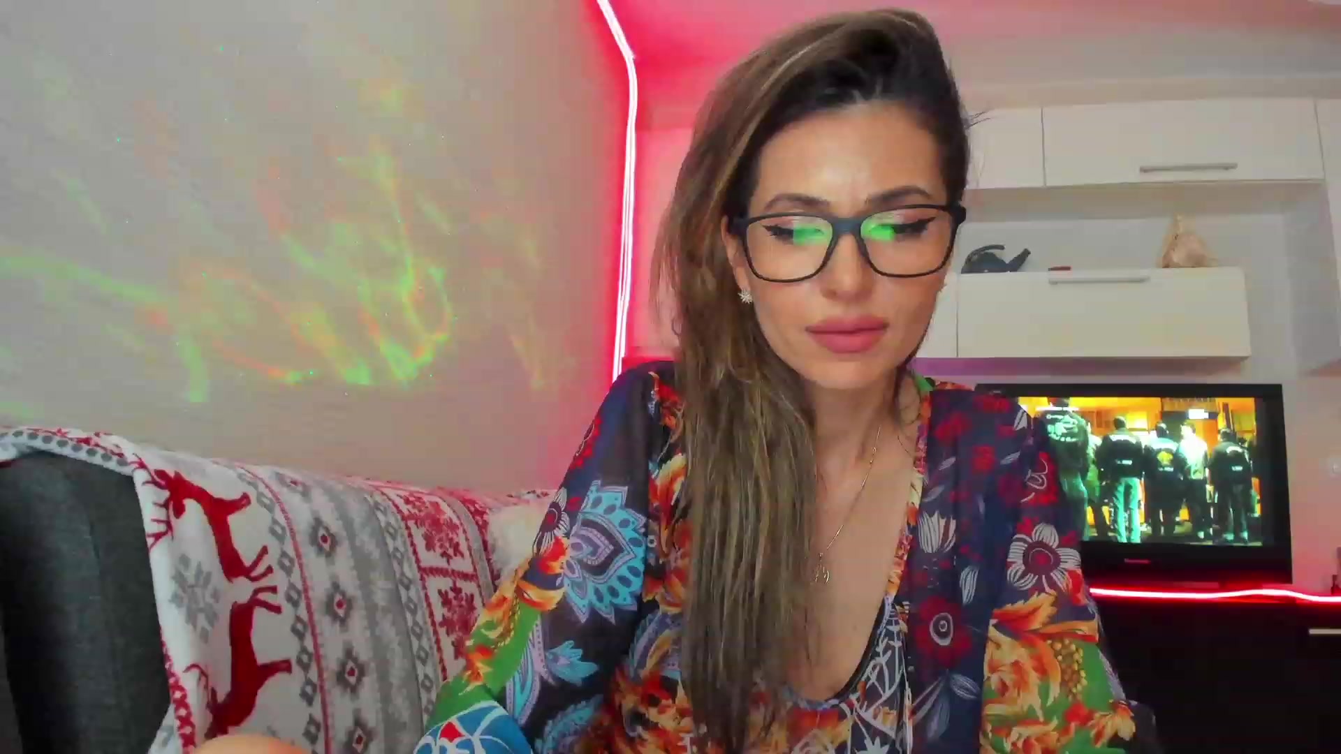 Gallery image thumbnail from SmileyTinaa's myfreecams stream on, 06/08/2023, 04:11 image 3 of 20