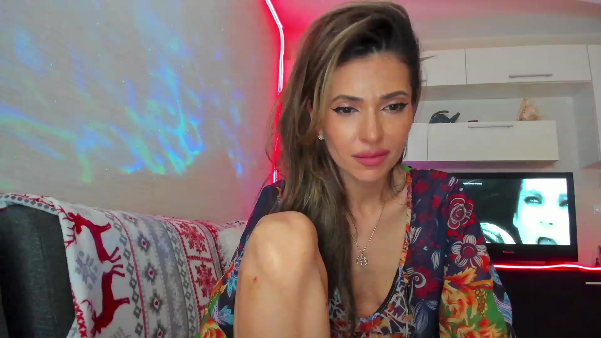 Gallery image thumbnail from SmileyTinaa's myfreecams stream on, 06/08/2023, 04:11 image 8 of 20