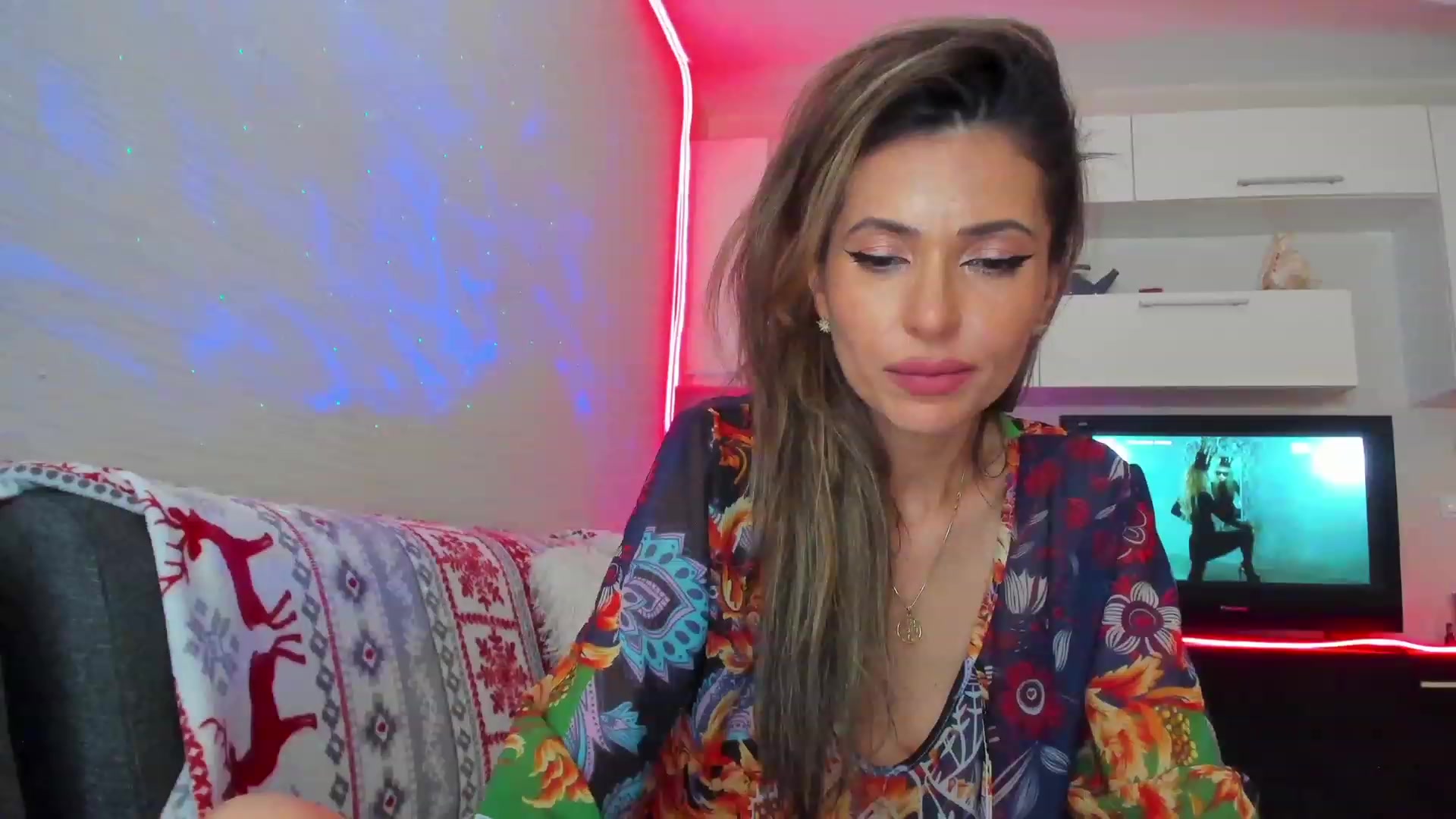 Gallery image thumbnail from SmileyTinaa's myfreecams stream on, 06/08/2023, 04:11 image 5 of 20