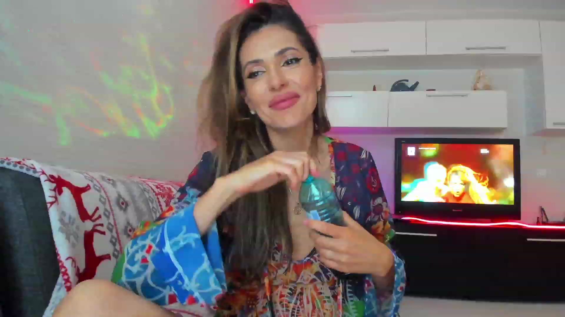 Gallery image thumbnail from SmileyTinaa's myfreecams stream on, 06/08/2023, 04:11 image 14 of 20
