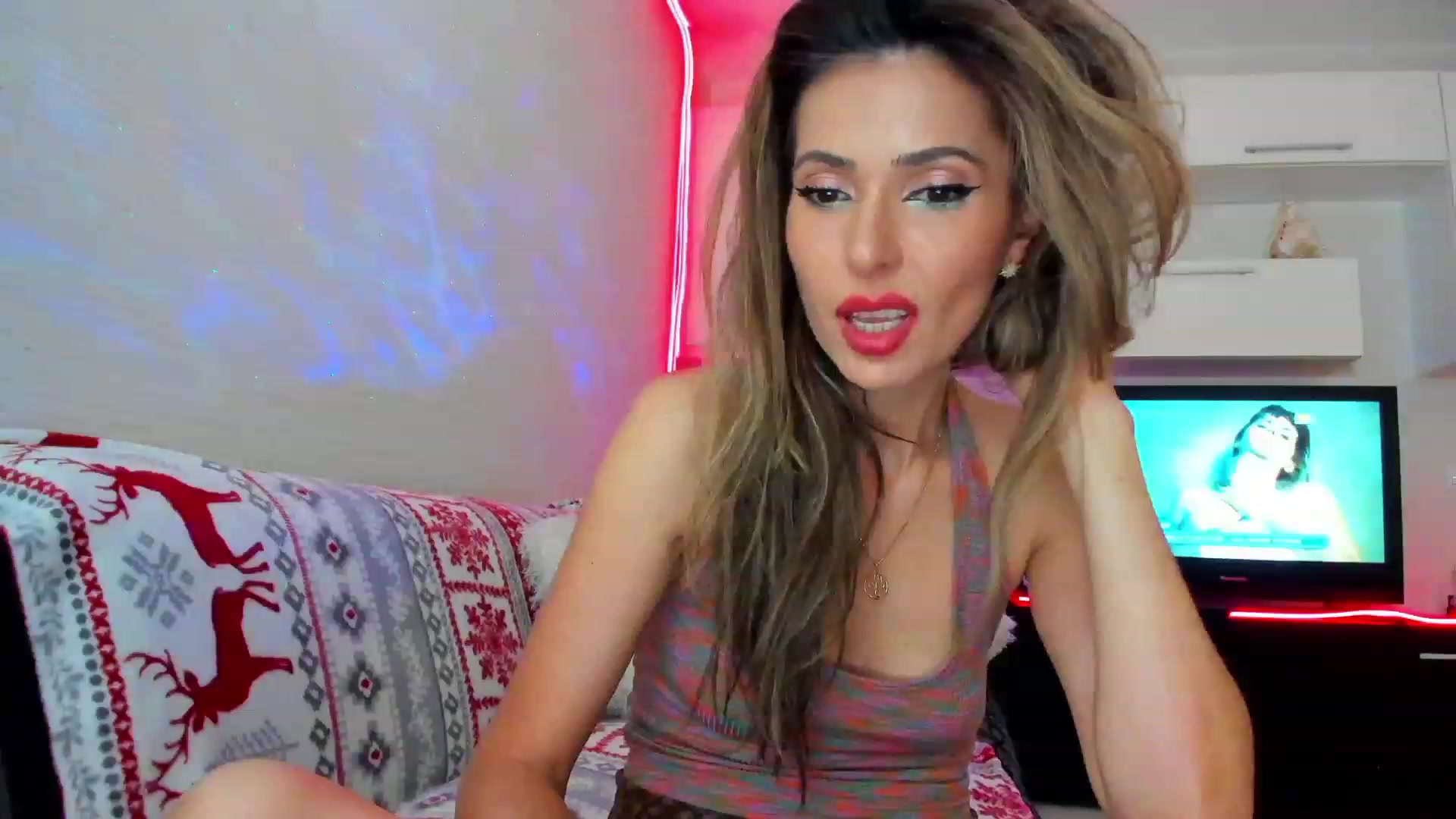 Gallery image thumbnail from SmileyTinaa's myfreecams stream on, 06/08/2023, 22:51 image 6 of 20
