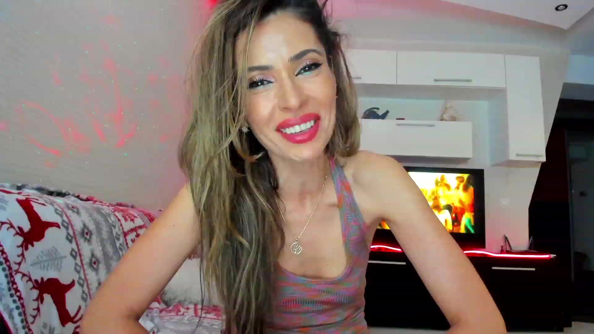 Gallery image thumbnail from SmileyTinaa's myfreecams stream on, 06/09/2023, 24:18 image 3 of 20