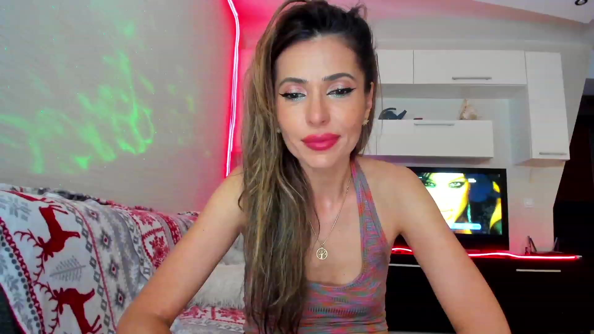 Gallery image thumbnail from SmileyTinaa's myfreecams stream on, 06/09/2023, 24:18 image 16 of 20