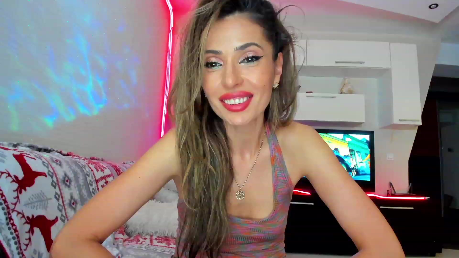 Gallery image thumbnail from SmileyTinaa's myfreecams stream on, 06/09/2023, 24:18 image 2 of 20