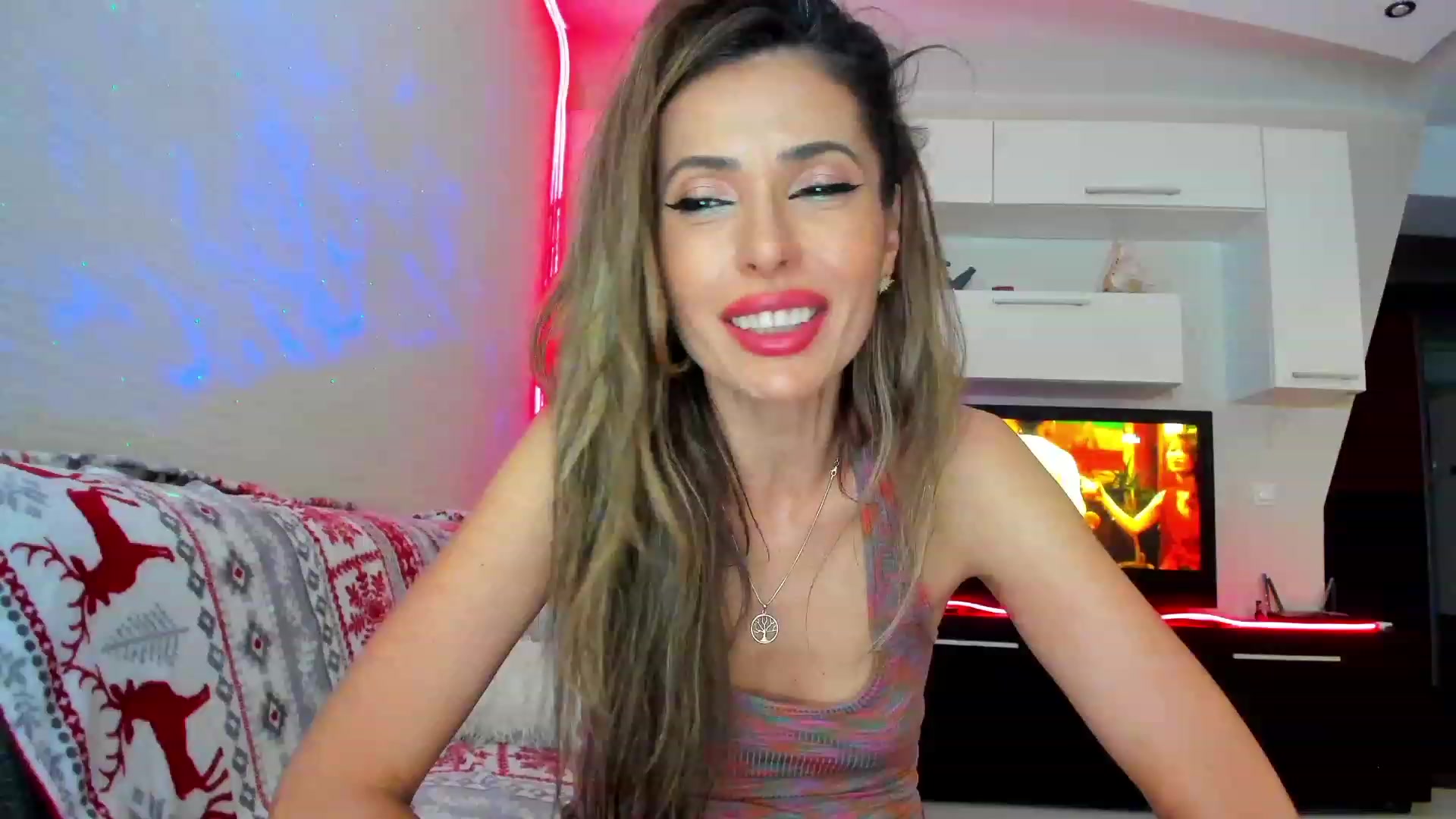 Gallery image thumbnail from SmileyTinaa's myfreecams stream on, 06/09/2023, 24:18 image 7 of 20
