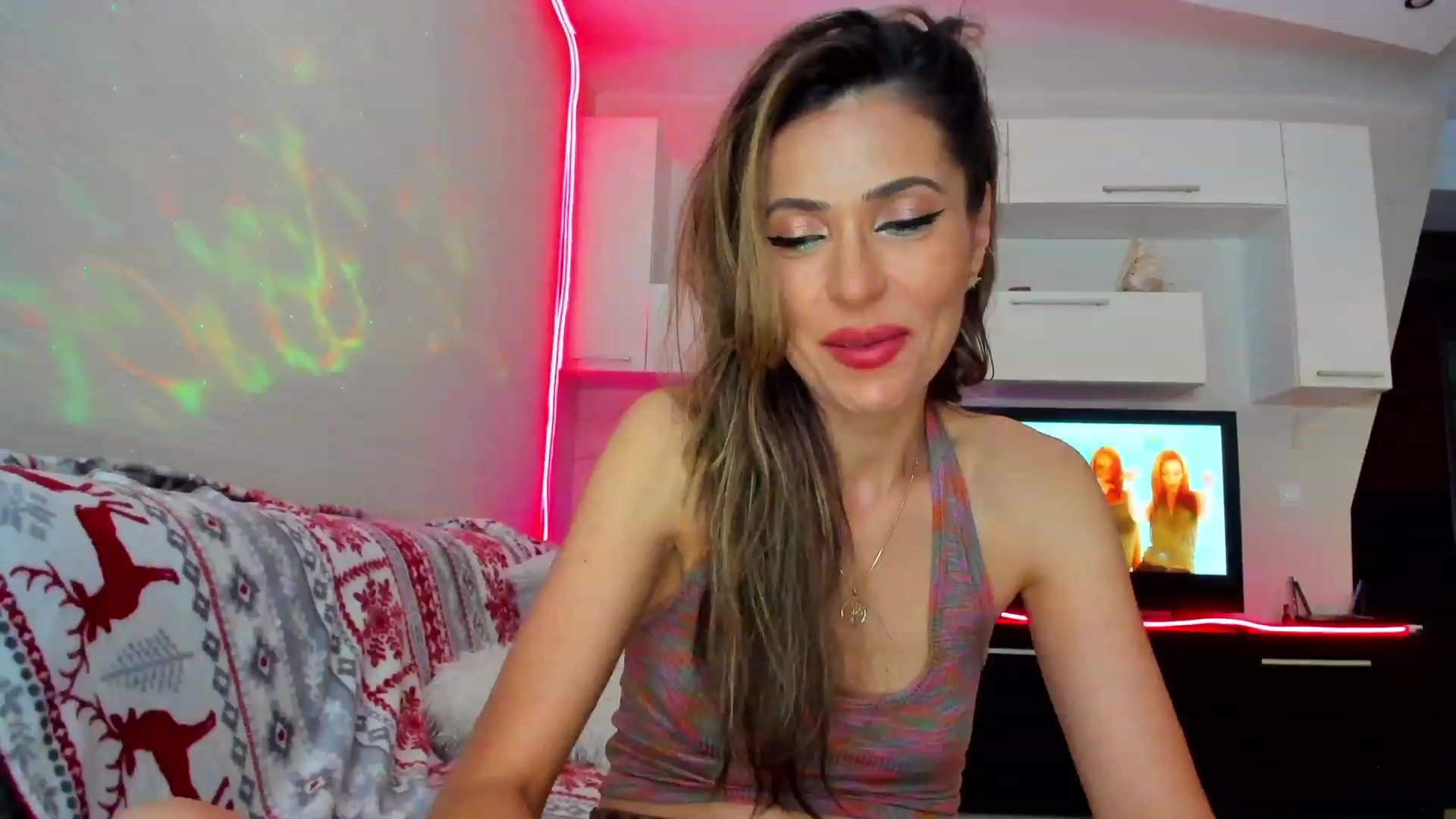 Gallery image thumbnail from SmileyTinaa's myfreecams stream on, 06/09/2023, 24:18 image 19 of 20