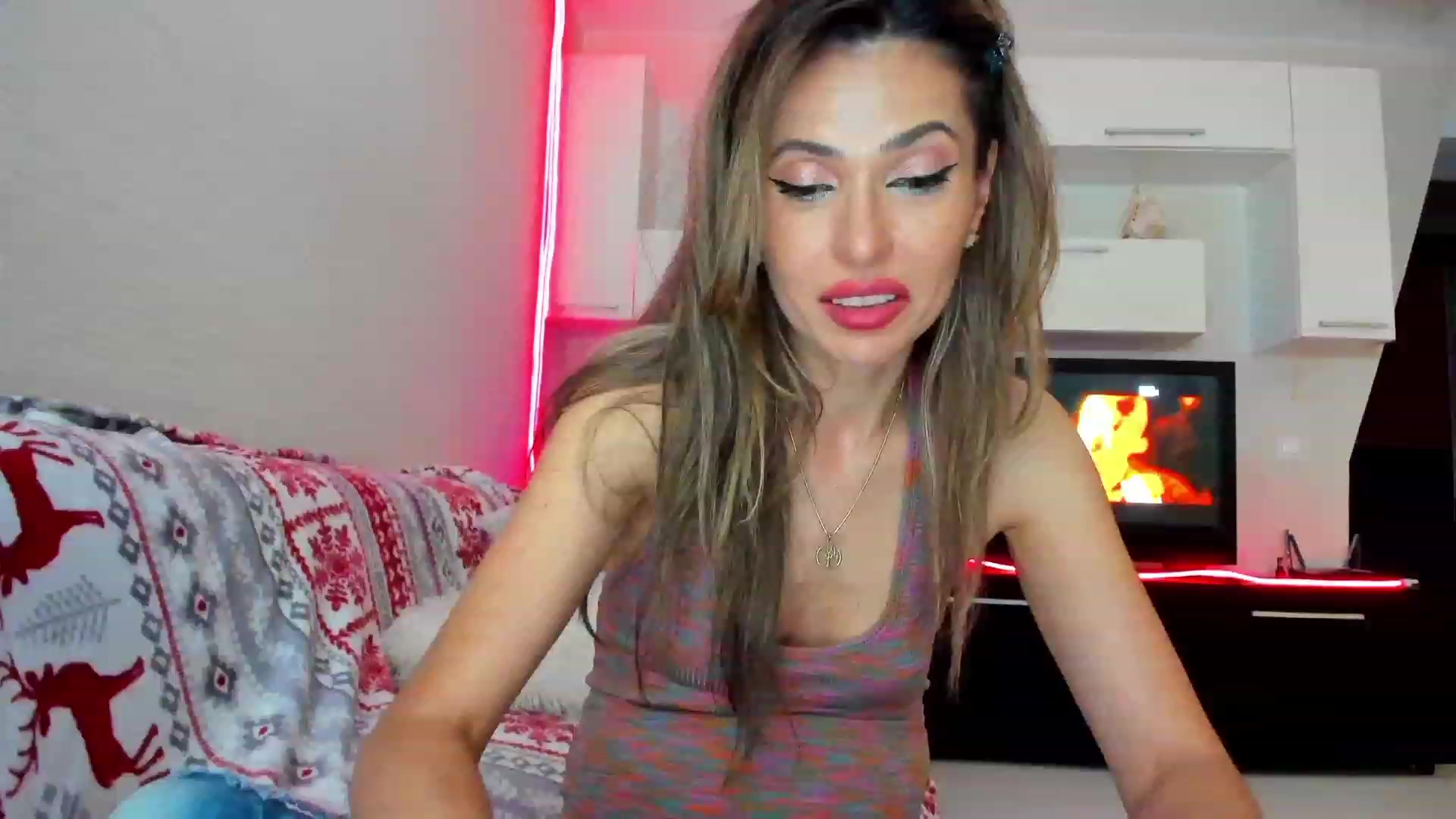 Gallery image thumbnail from SmileyTinaa's myfreecams stream on, 06/09/2023, 01:39 image 12 of 20