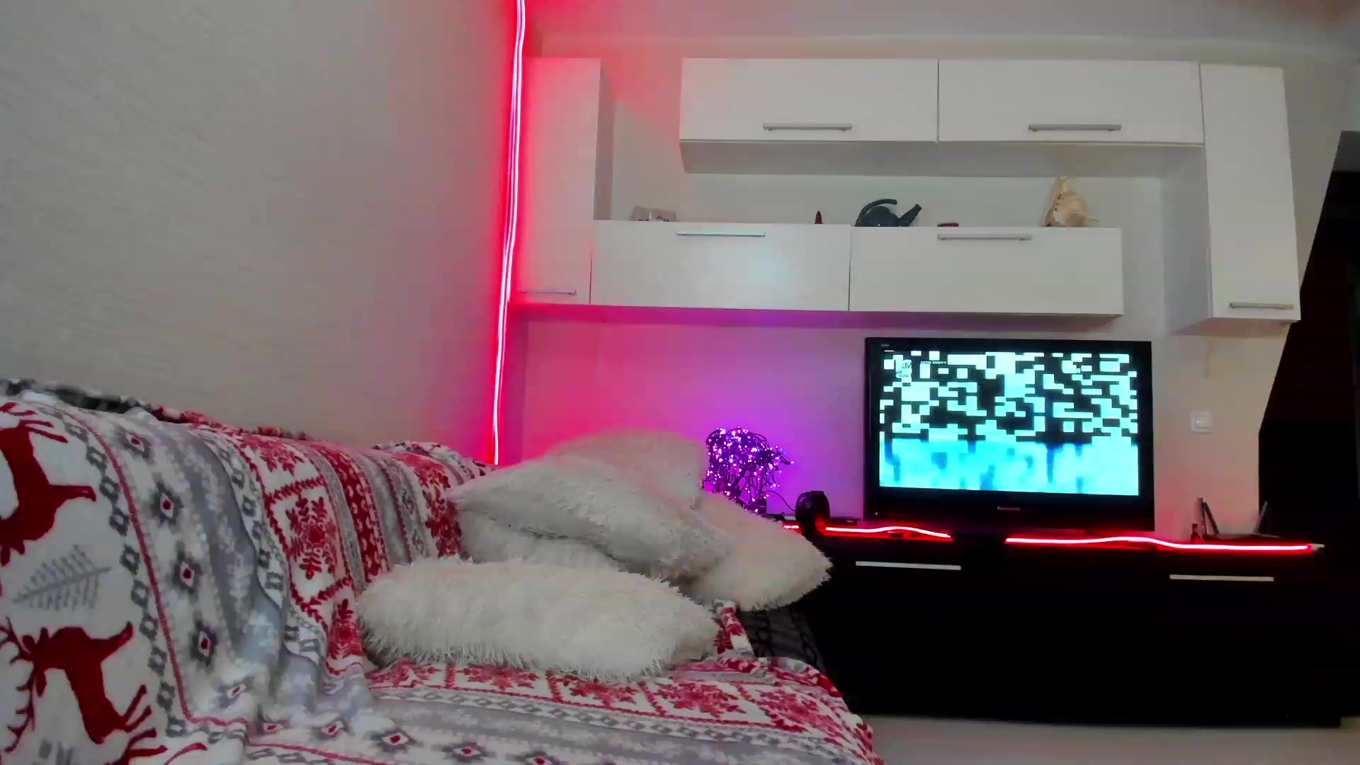 Gallery image thumbnail from SmileyTinaa's myfreecams stream on, 06/09/2023, 01:39 image 15 of 20