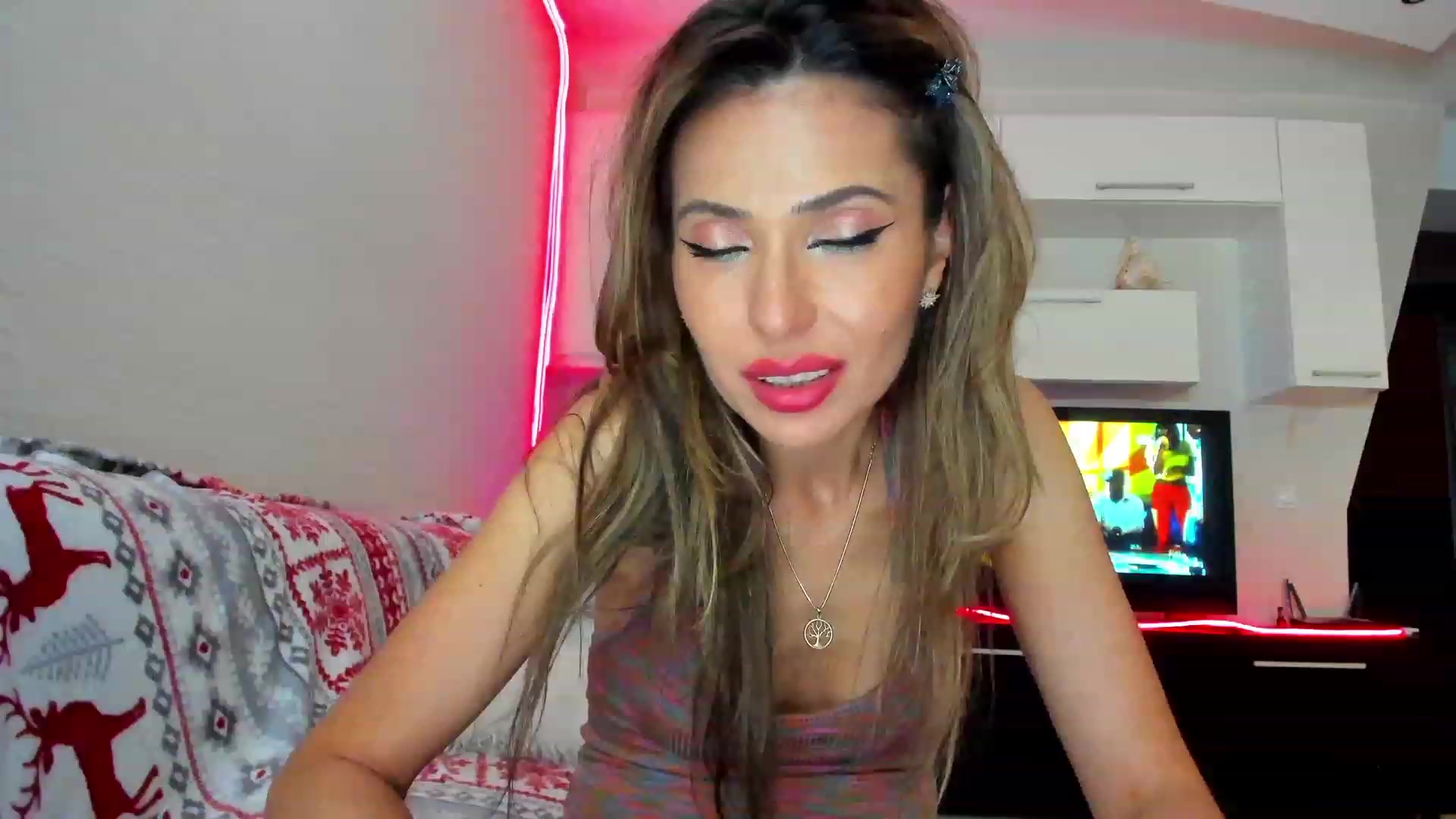Gallery image thumbnail from SmileyTinaa's myfreecams stream on, 06/09/2023, 01:39 image 4 of 20