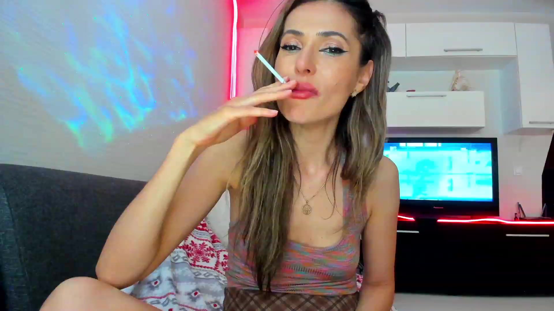 Gallery image thumbnail from SmileyTinaa's myfreecams stream on, 06/09/2023, 04:50 image 12 of 20