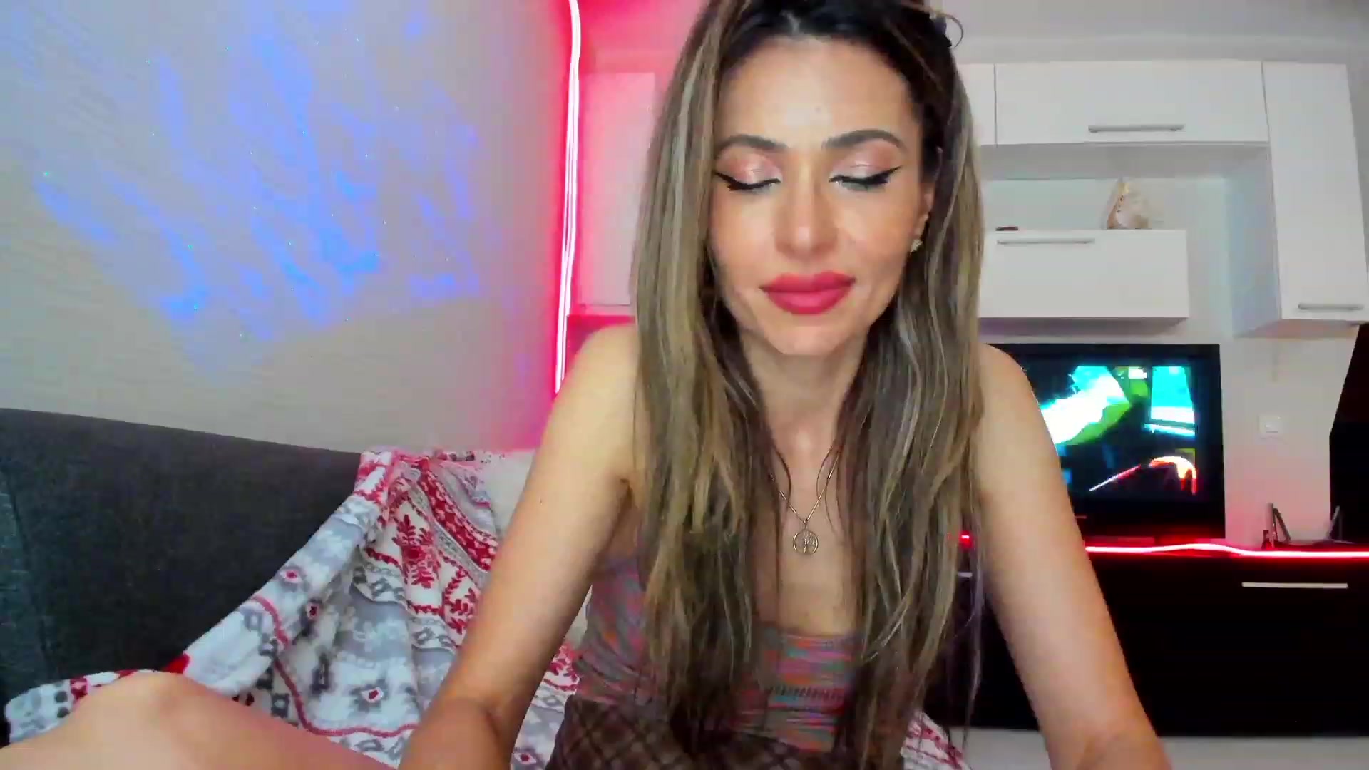 Gallery image thumbnail from SmileyTinaa's myfreecams stream on, 06/09/2023, 04:50 image 11 of 20