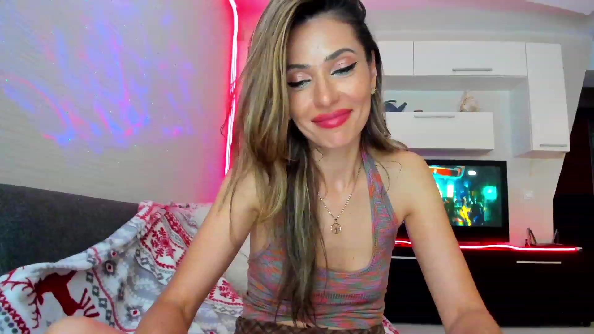 Gallery image thumbnail from SmileyTinaa's myfreecams stream on, 06/09/2023, 04:50 image 6 of 20