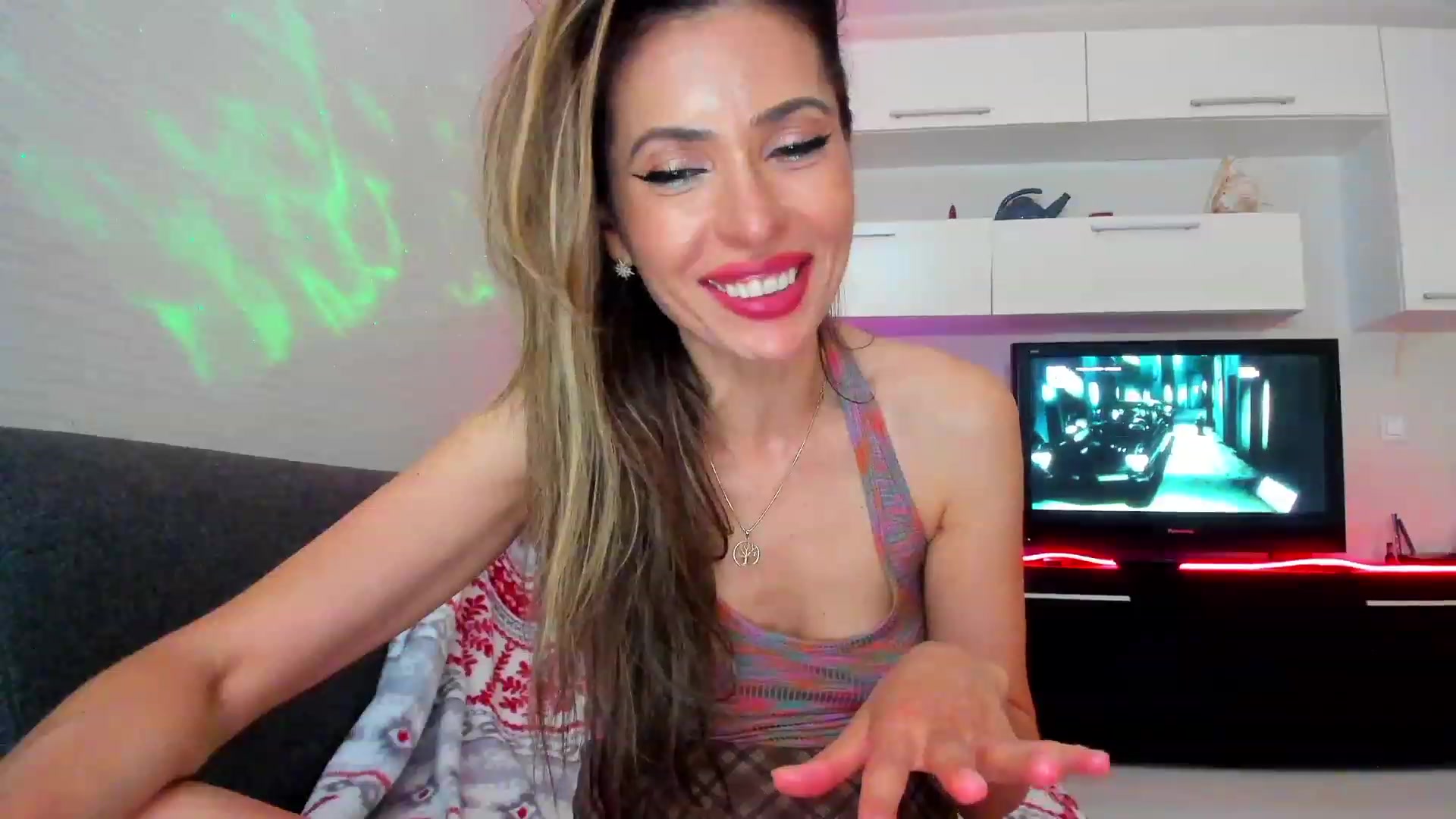 Gallery image thumbnail from SmileyTinaa's myfreecams stream on, 06/09/2023, 04:50 image 17 of 20