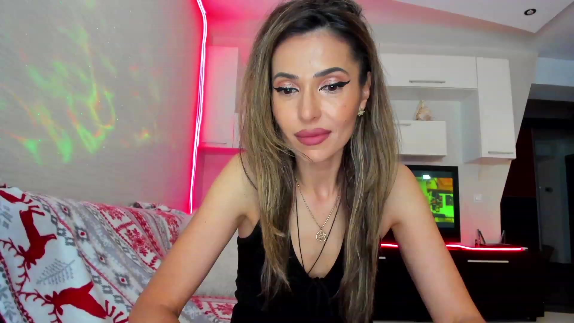 Gallery image thumbnail from SmileyTinaa's myfreecams stream on, 06/10/2023, 24:46 image 9 of 20