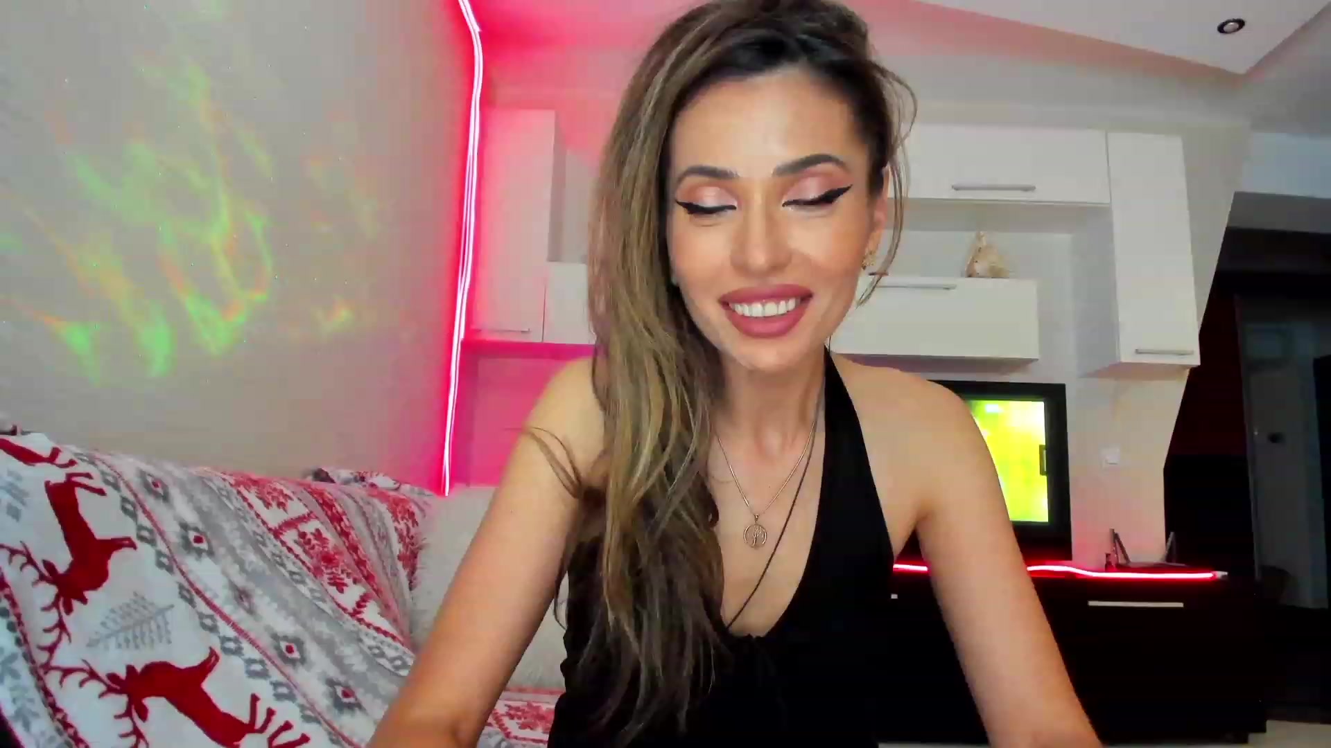 Gallery image thumbnail from SmileyTinaa's myfreecams stream on, 06/10/2023, 24:46 image 8 of 20