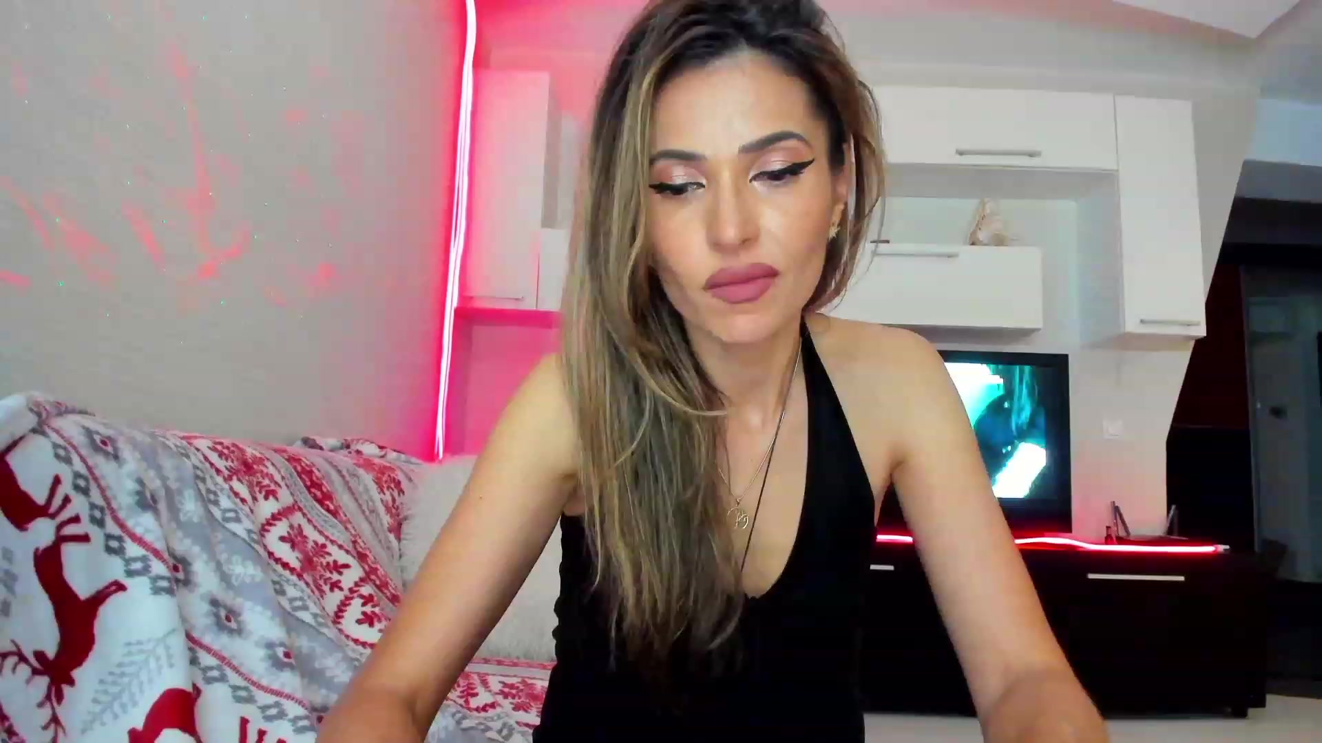Gallery image thumbnail from SmileyTinaa's myfreecams stream on, 06/10/2023, 24:46 image 20 of 20