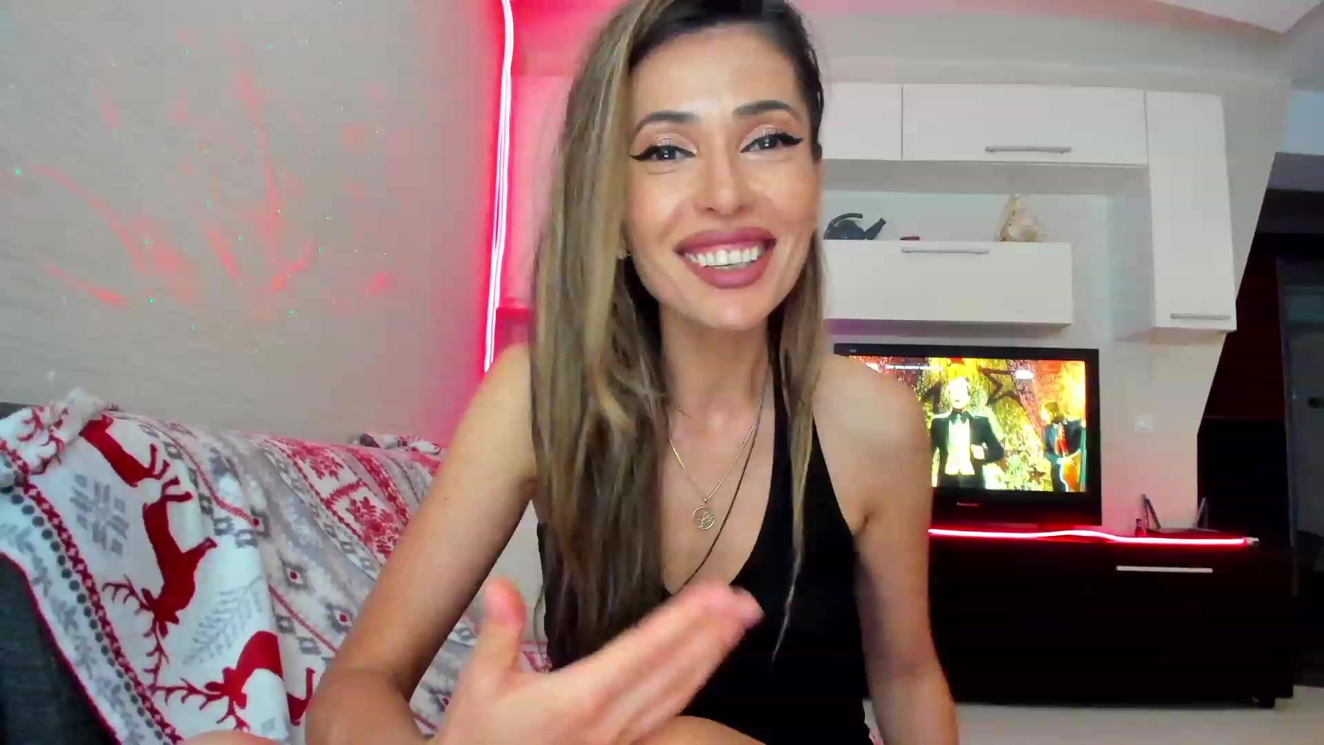 Gallery image thumbnail from SmileyTinaa's myfreecams stream on, 06/10/2023, 01:01 image 6 of 20