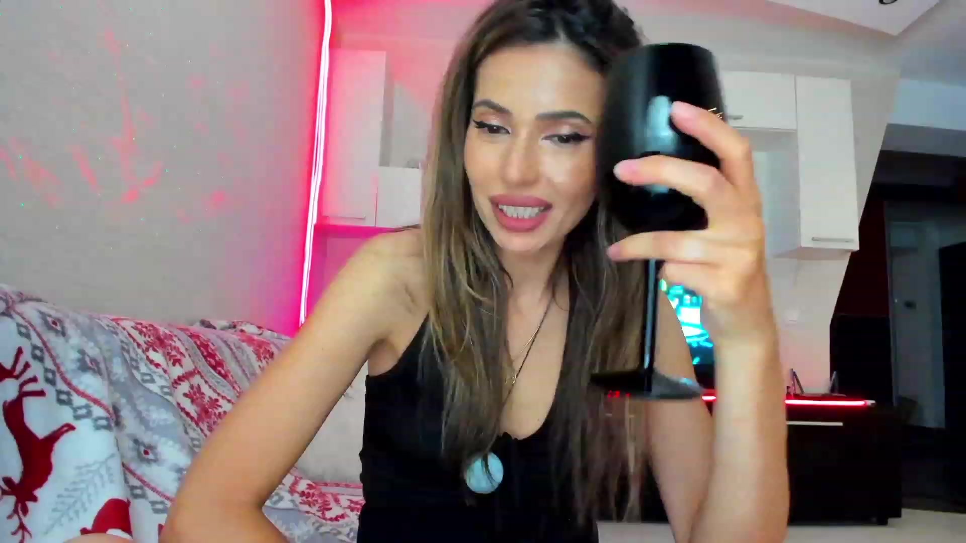 Gallery image thumbnail from SmileyTinaa's myfreecams stream on, 06/10/2023, 01:01 image 16 of 20