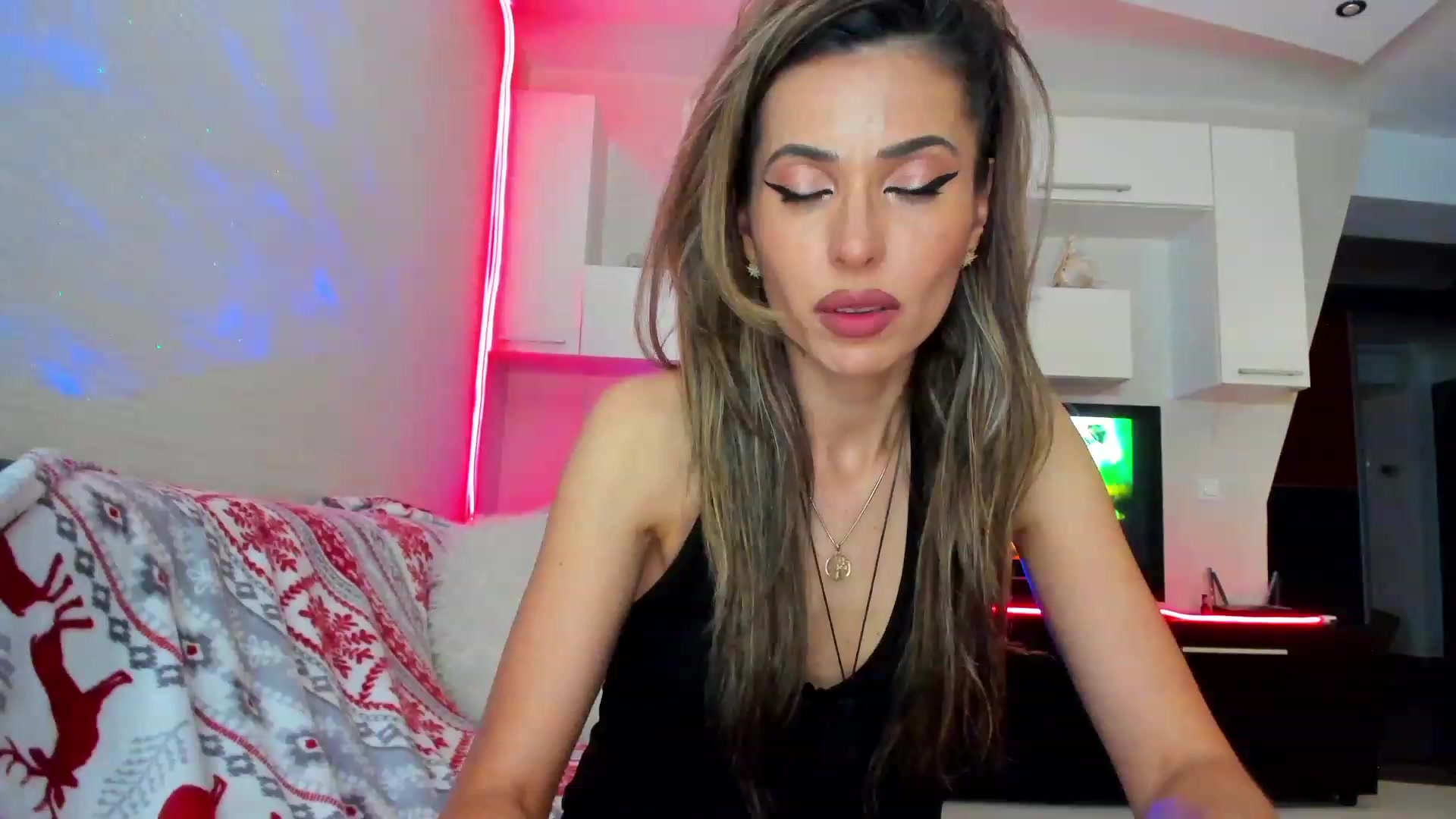 Gallery image thumbnail from SmileyTinaa's myfreecams stream on, 06/10/2023, 01:01 image 20 of 20