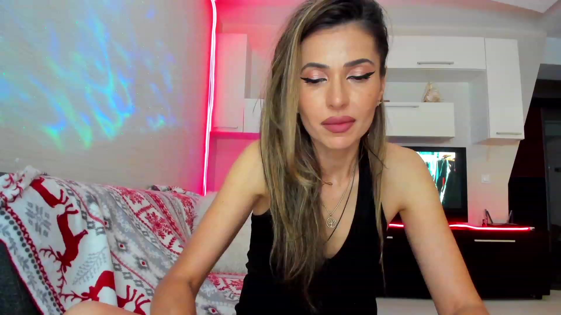 Gallery image thumbnail from SmileyTinaa's myfreecams stream on, 06/10/2023, 01:01 image 4 of 20