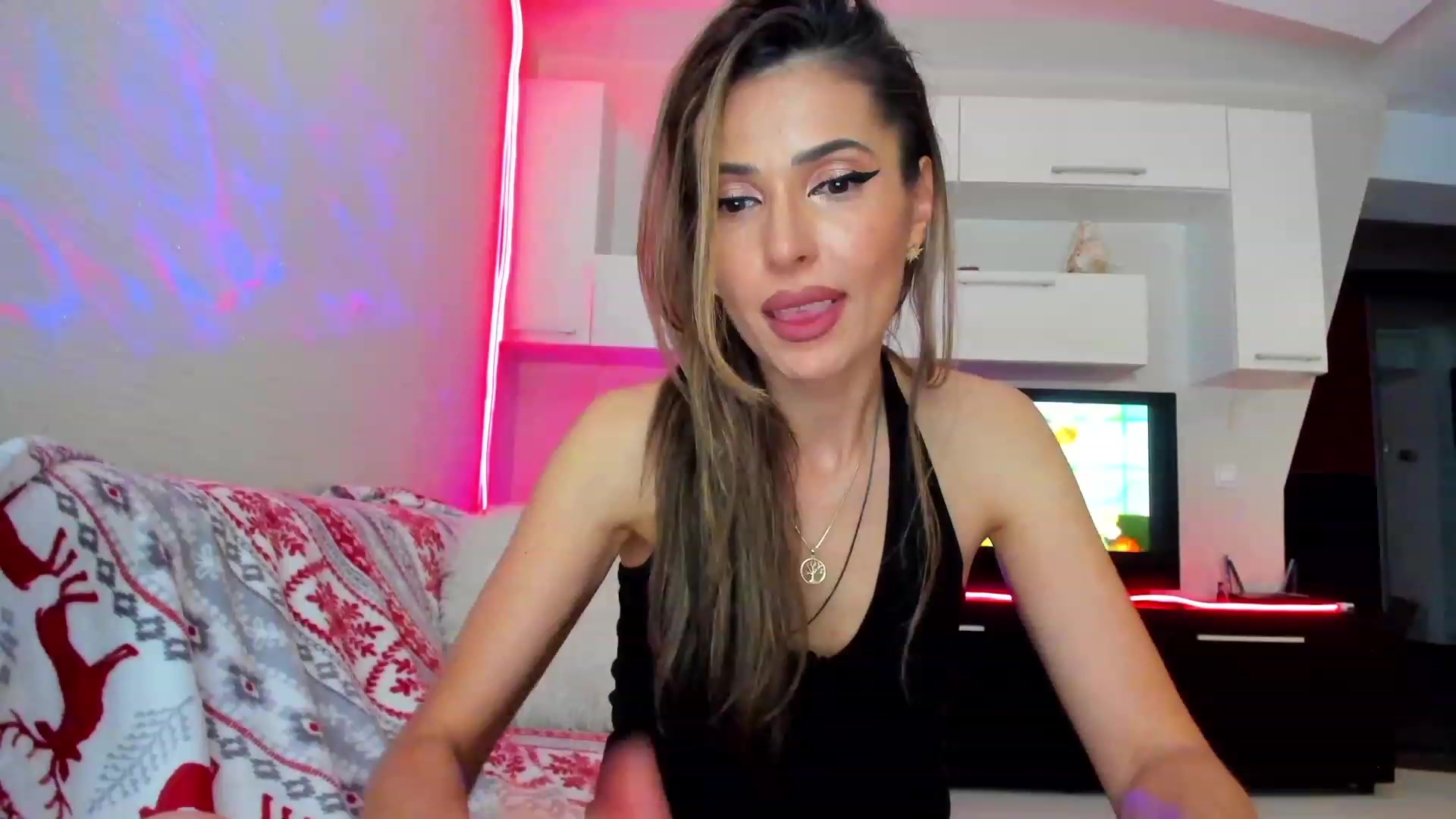 Gallery image thumbnail from SmileyTinaa's myfreecams stream on, 06/10/2023, 01:01 image 10 of 20