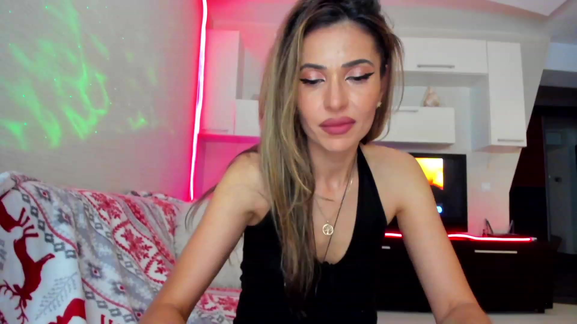 Gallery image thumbnail from SmileyTinaa's myfreecams stream on, 06/10/2023, 01:01 image 15 of 20