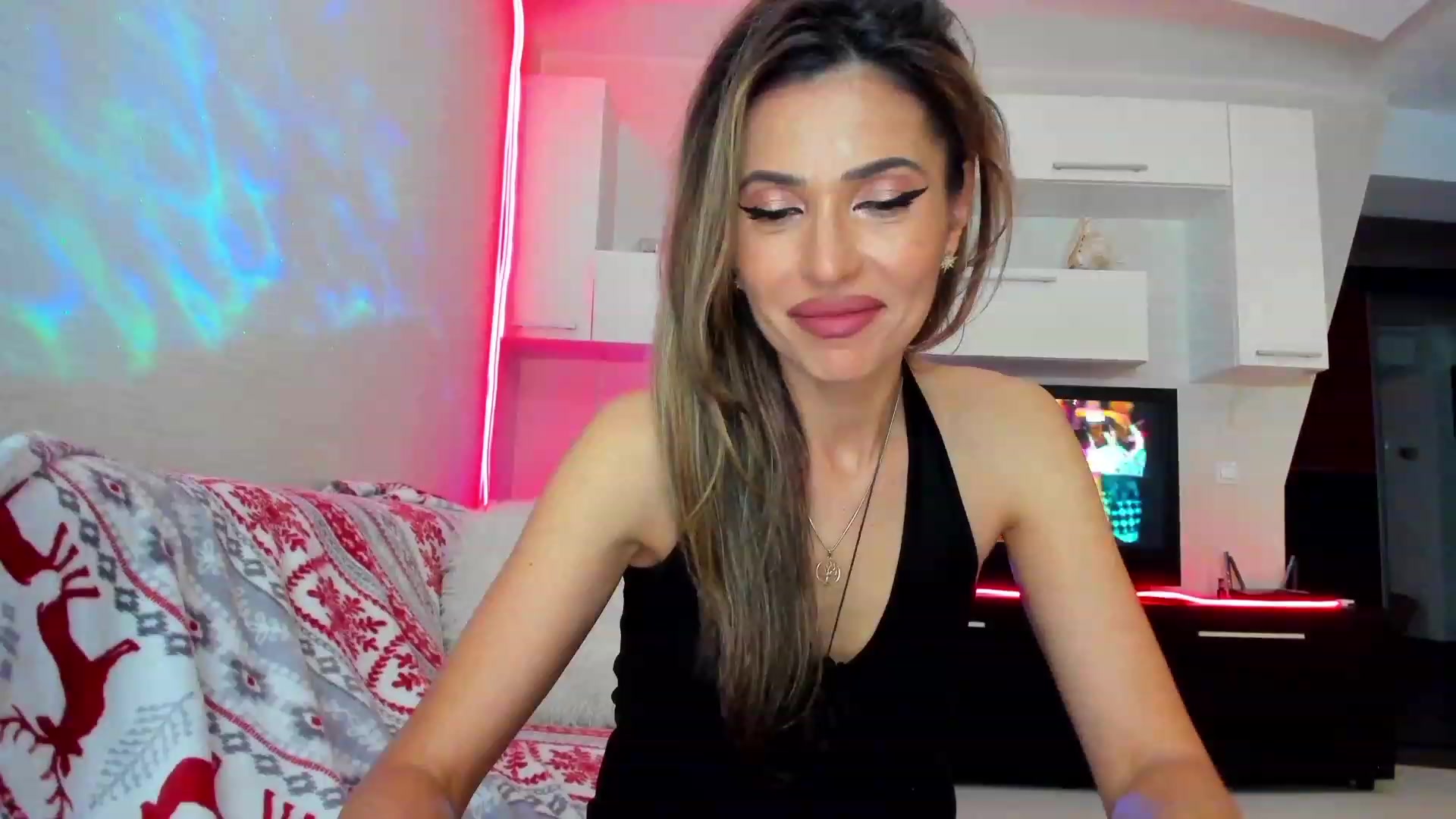 Gallery image thumbnail from SmileyTinaa's myfreecams stream on, 06/10/2023, 01:01 image 14 of 20