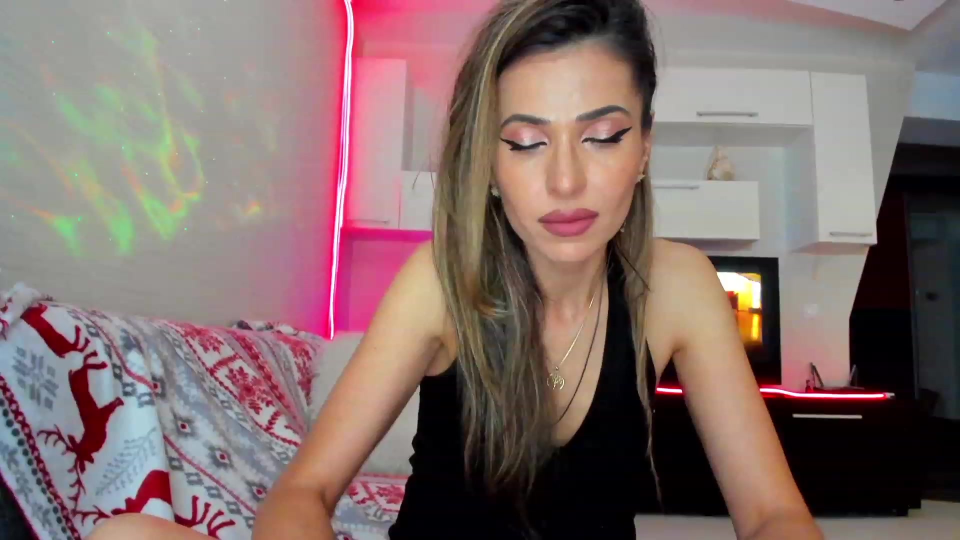 Gallery image thumbnail from SmileyTinaa's myfreecams stream on, 06/10/2023, 01:01 image 3 of 20