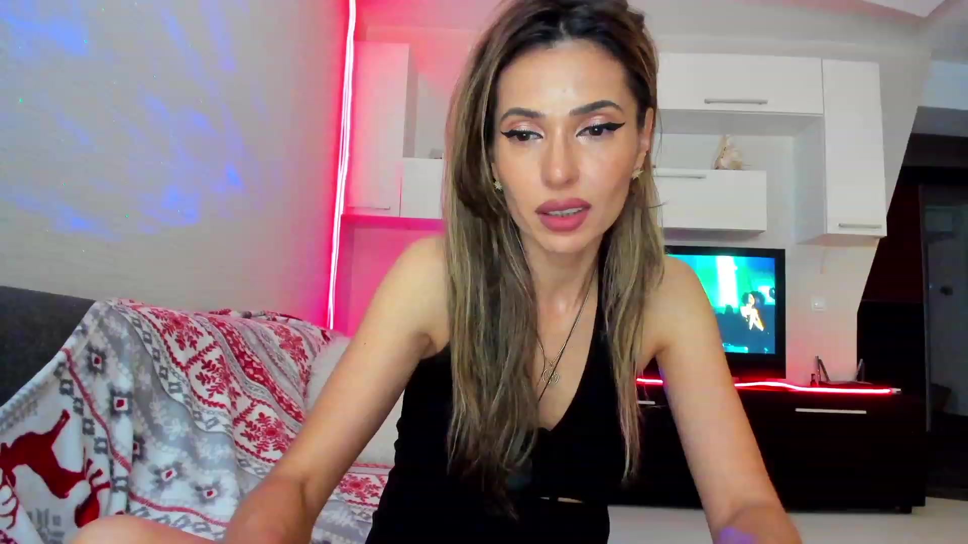 Gallery image thumbnail from SmileyTinaa's myfreecams stream on, 06/10/2023, 03:12 image 3 of 20