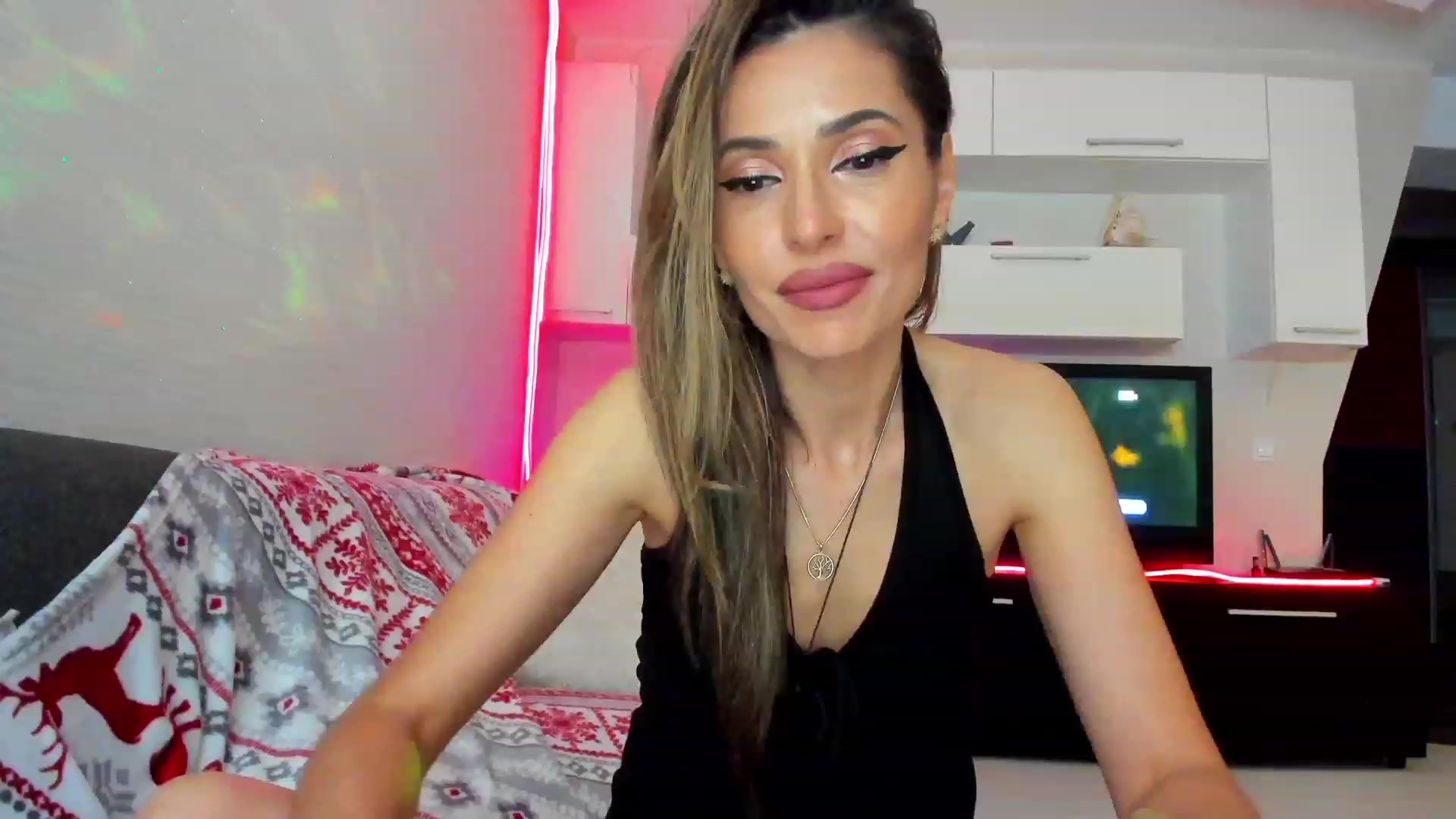 Gallery image thumbnail from SmileyTinaa's myfreecams stream on, 06/10/2023, 03:12 image 6 of 20