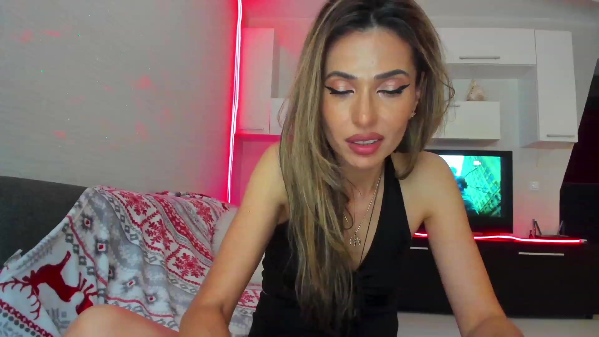 Gallery image thumbnail from SmileyTinaa's myfreecams stream on, 06/10/2023, 03:12 image 12 of 20