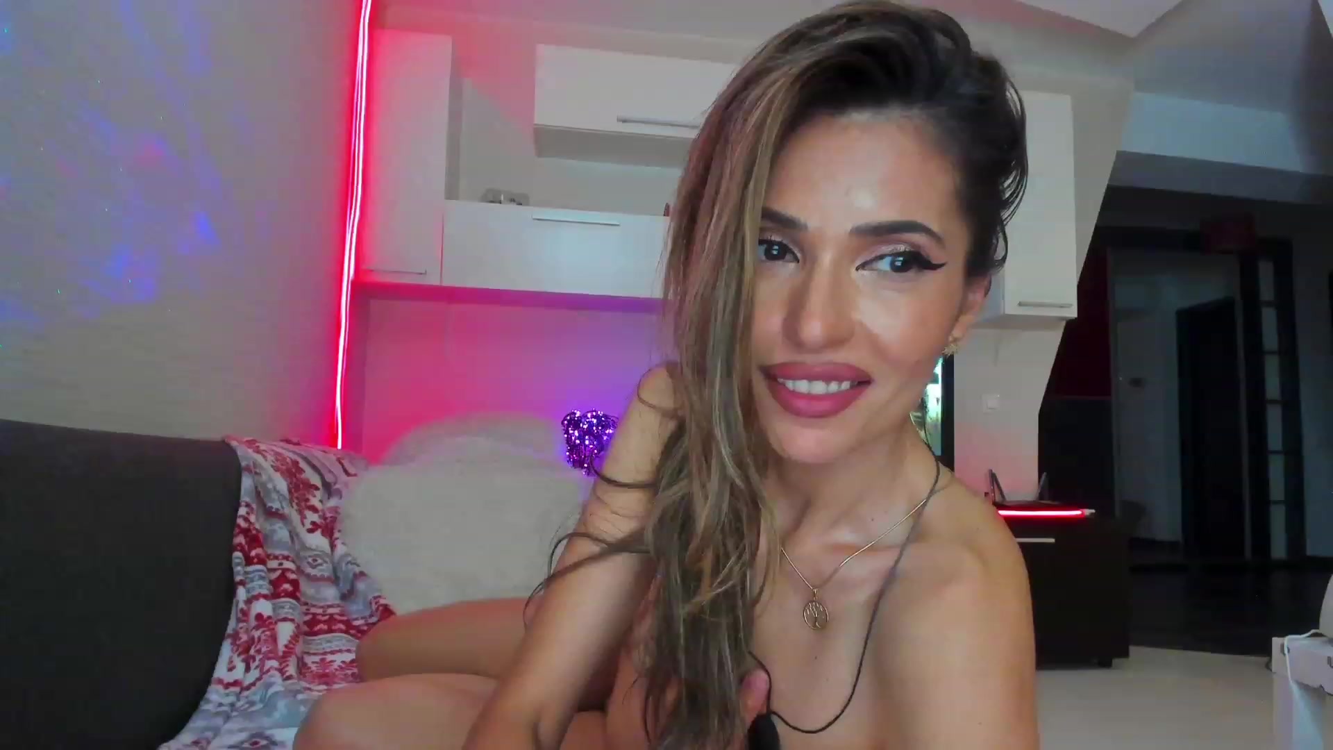 Gallery image thumbnail from SmileyTinaa's myfreecams stream on, 06/10/2023, 04:01 image 1 of 20