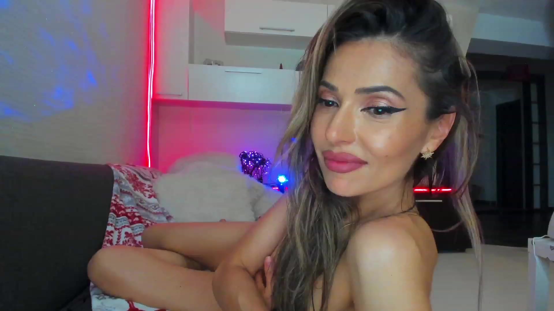 Gallery image thumbnail from SmileyTinaa's myfreecams stream on, 06/10/2023, 04:01 image 7 of 20